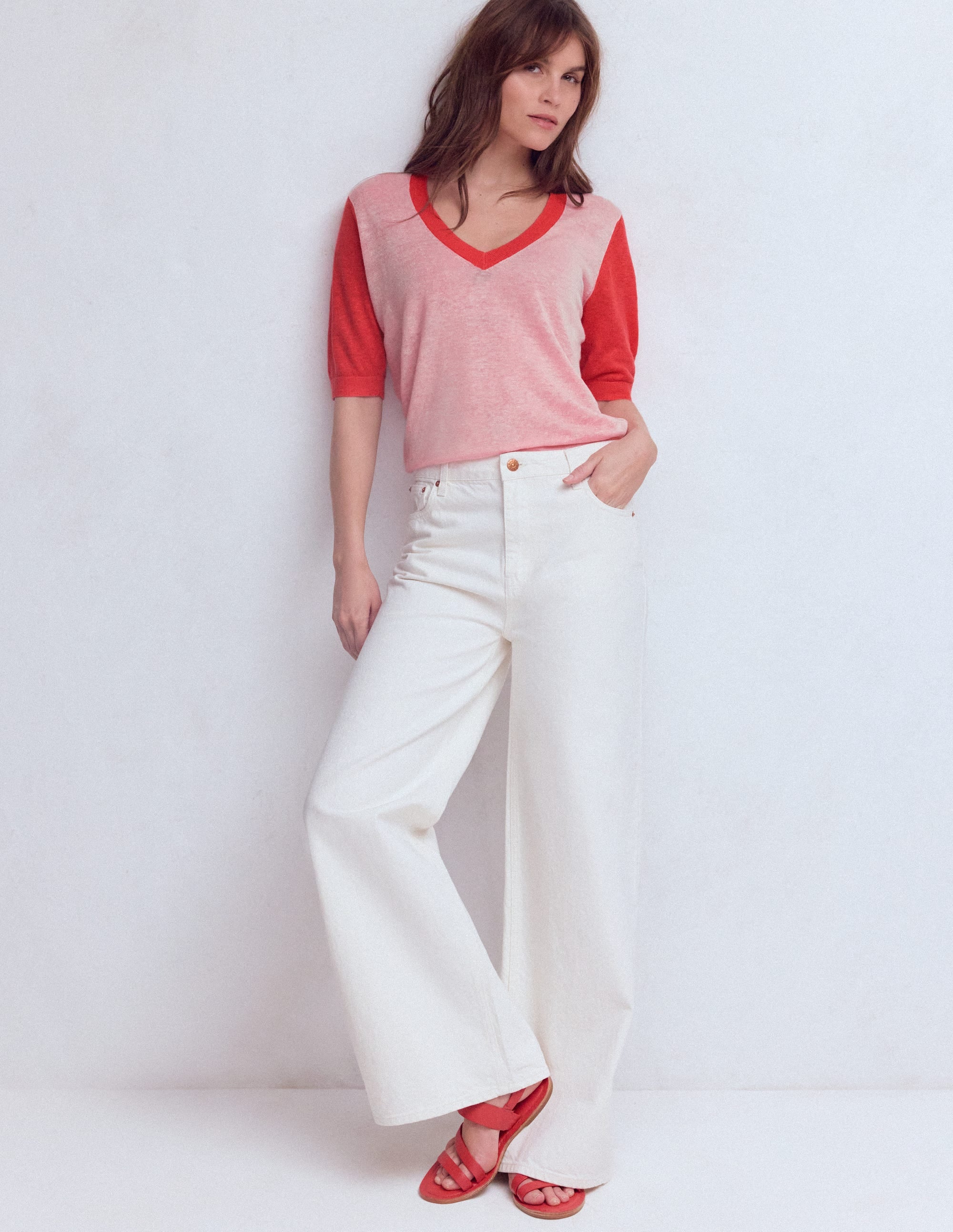Agnes Leinen-T-Shirt mit V-Ausschnitt-Rosa Blockfarben - Image 4