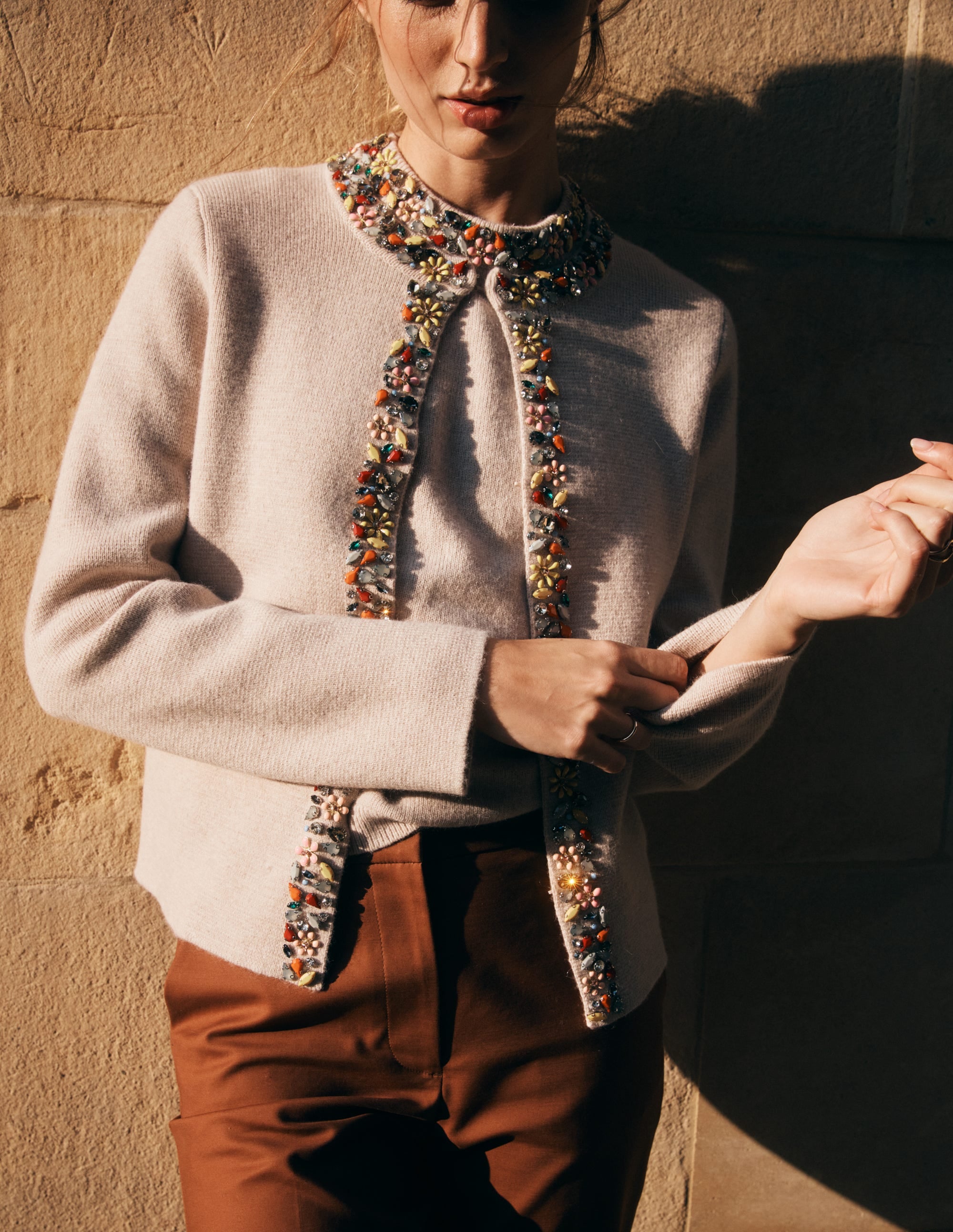 Verzierte Strickjacke-Graubraun Meliert - Image 6