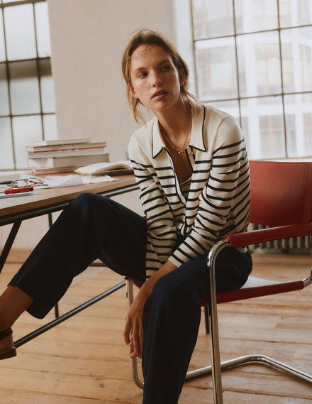 Liz Strickjacke mit Kragen-Naturweiß und Navy, Gestreift