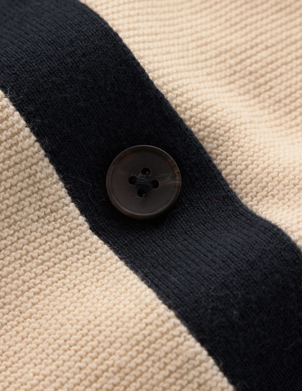 Grace Strickjacke in Blockfarben-Warmes Naturweiß