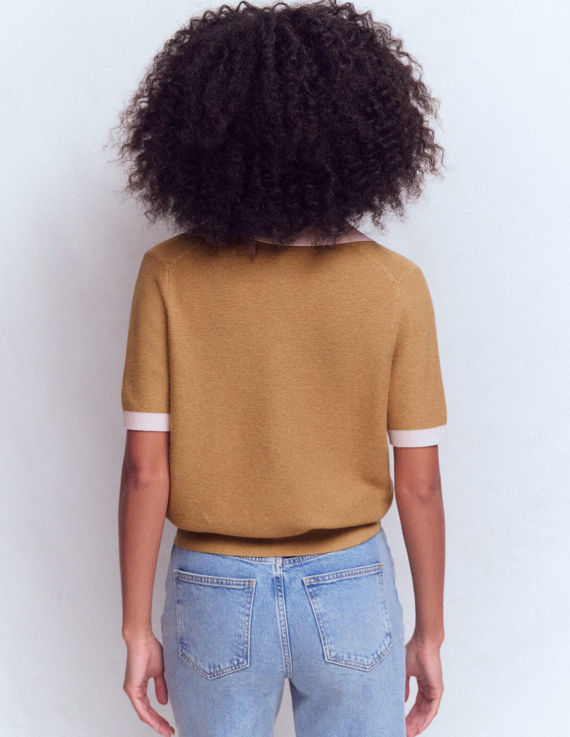 Grace T-Shirt in Blockfarben-Camel Meliert - Image 3