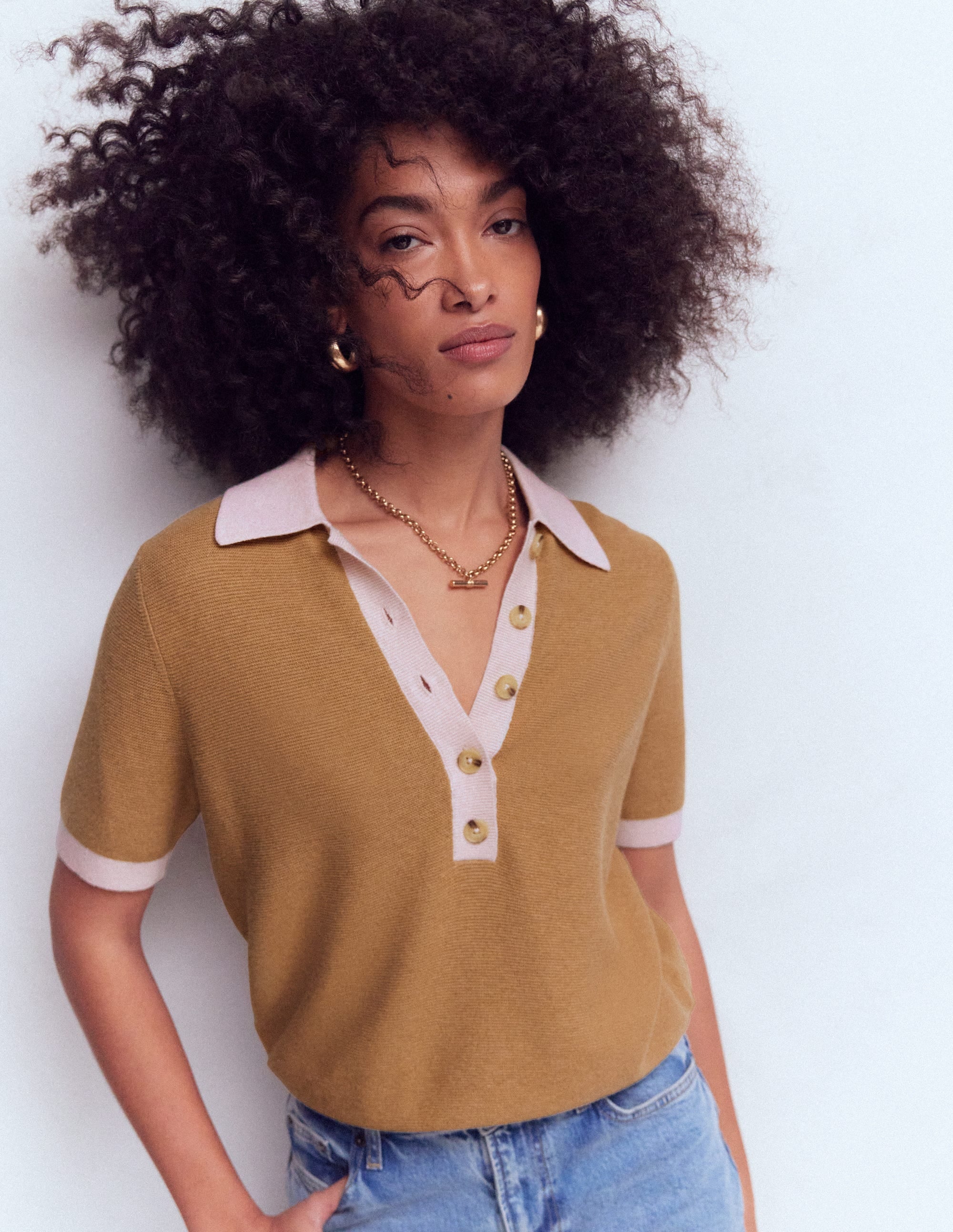 Grace T-Shirt in Blockfarben-Camel Meliert - Image 5