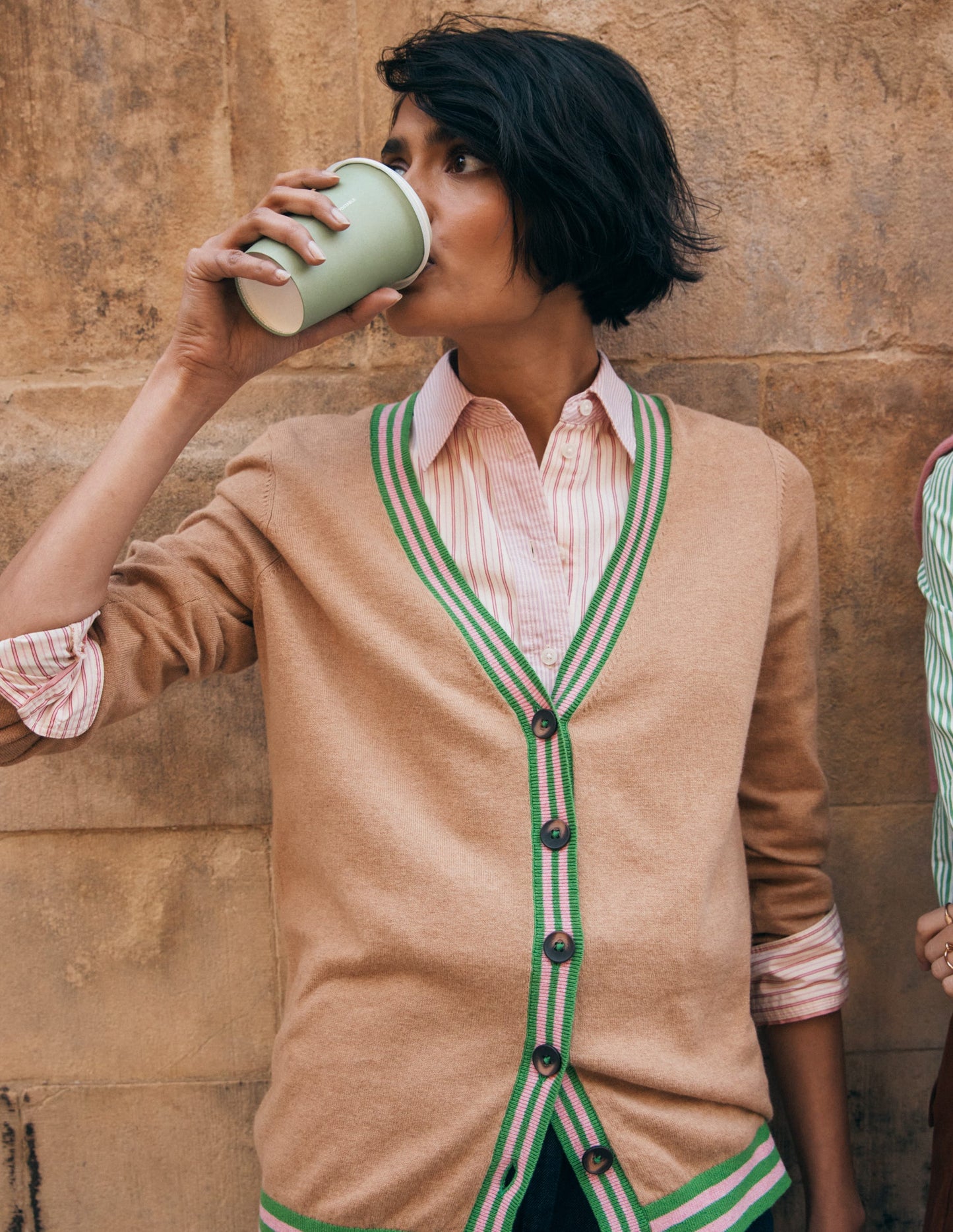 Lange Strickjacke mit V-Ausschnitt-Camel Meliert