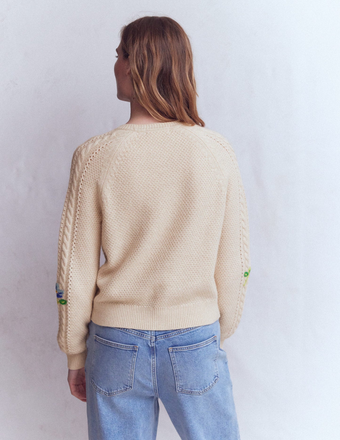 Liv Bestickte Strickjacke mit Zopfmuster-Beige Meliert