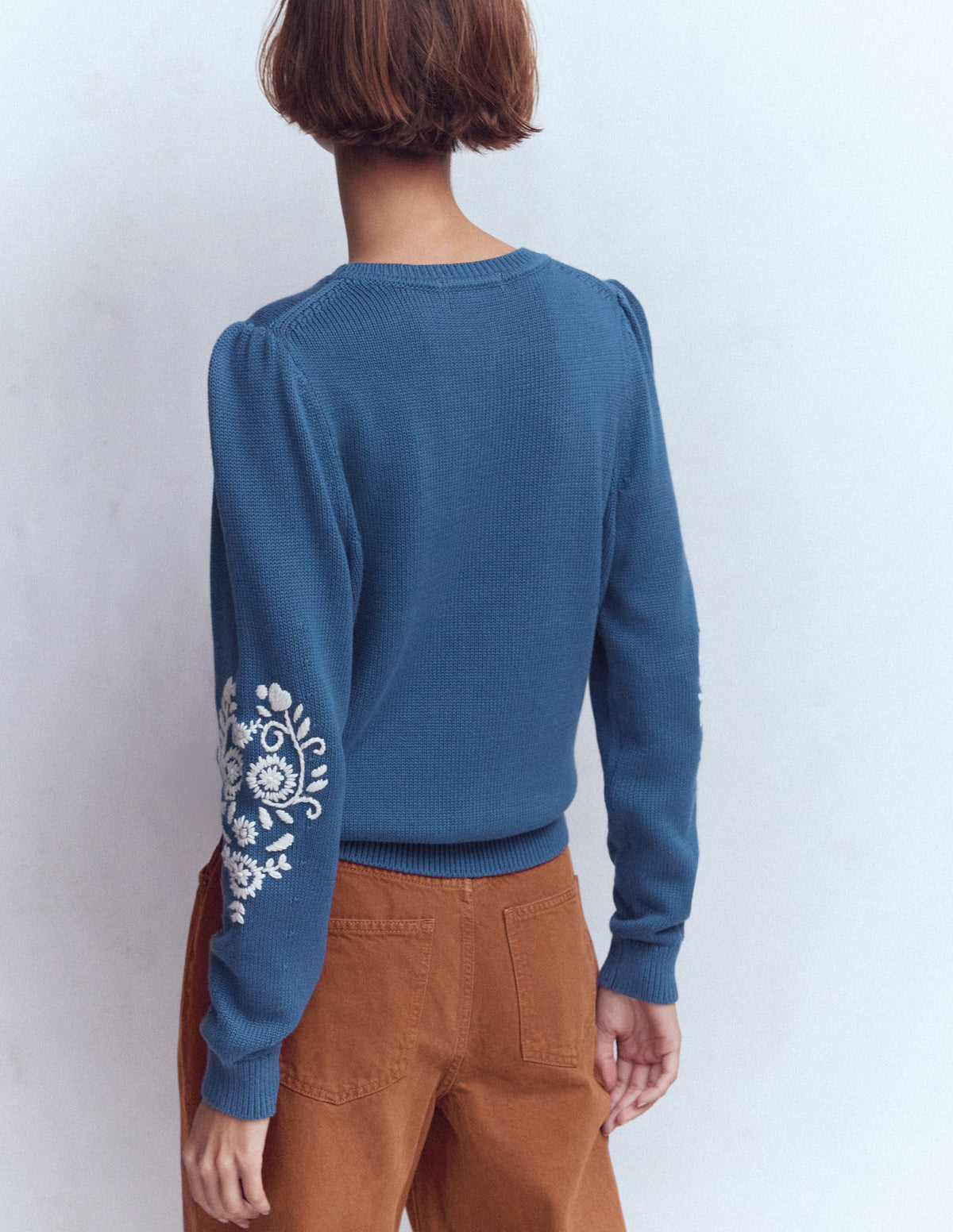 Pull Davina à manches bouffantes-Broderie bleu denim - Image 3