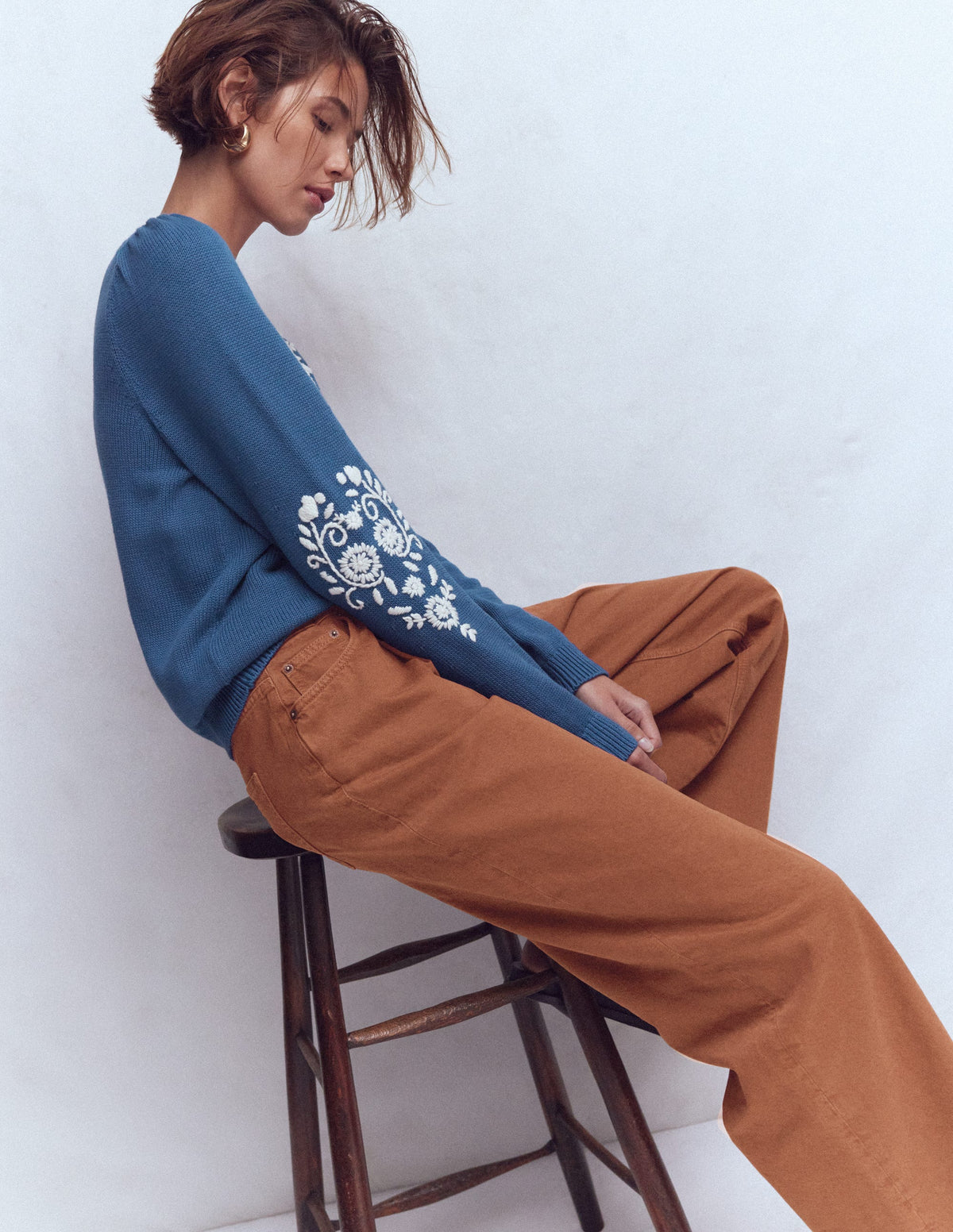 Pull Davina à manches bouffantes-Broderie bleu denim - Image 4