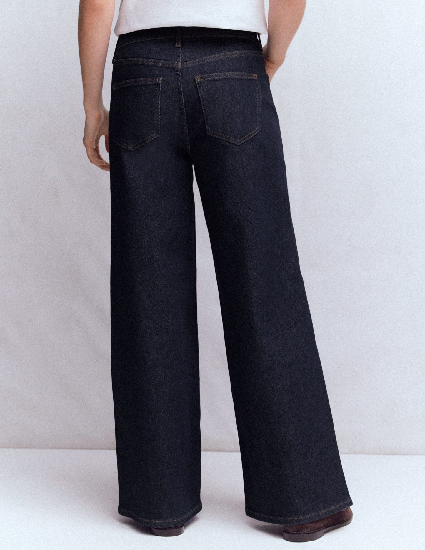 Hoch geschnittene Jeans mit weitem Bein-Indigo Waschung
