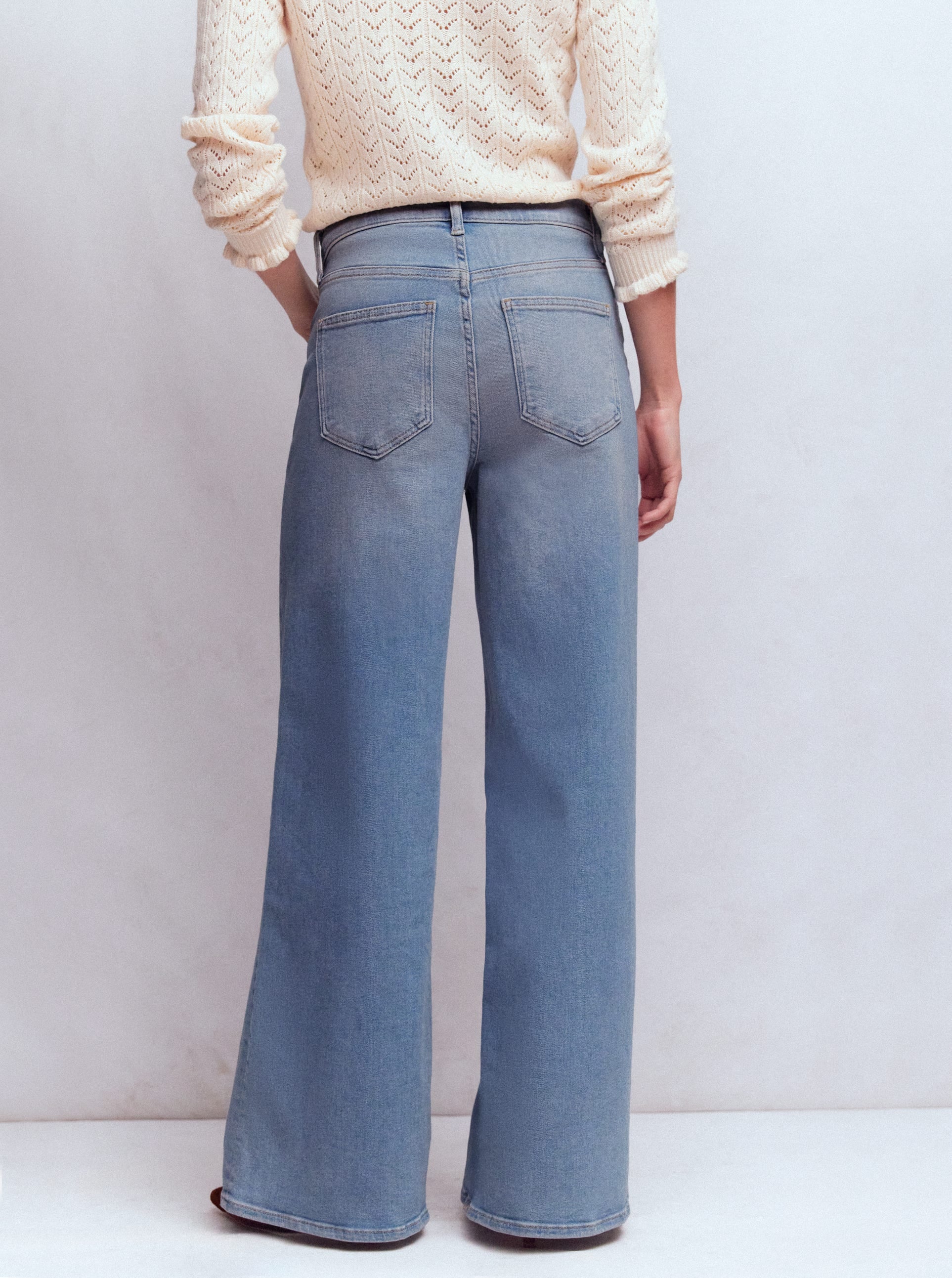 Hoch geschnittene Jeans mit weitem Bein-Ausgeblichene Optik - Image 3