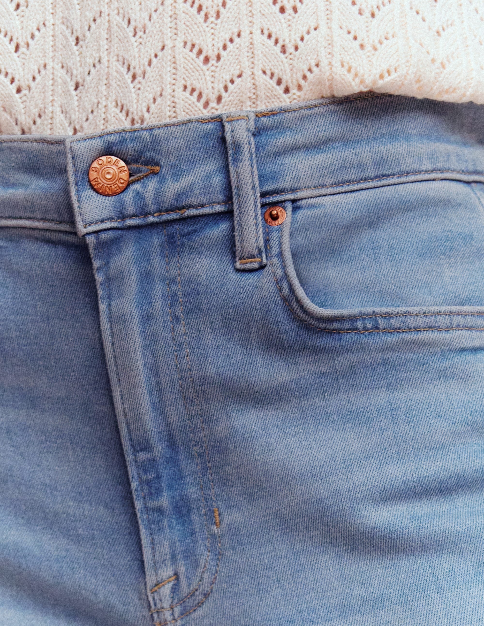 Hoch geschnittene Jeans mit weitem Bein-Ausgeblichene Optik - Image 5