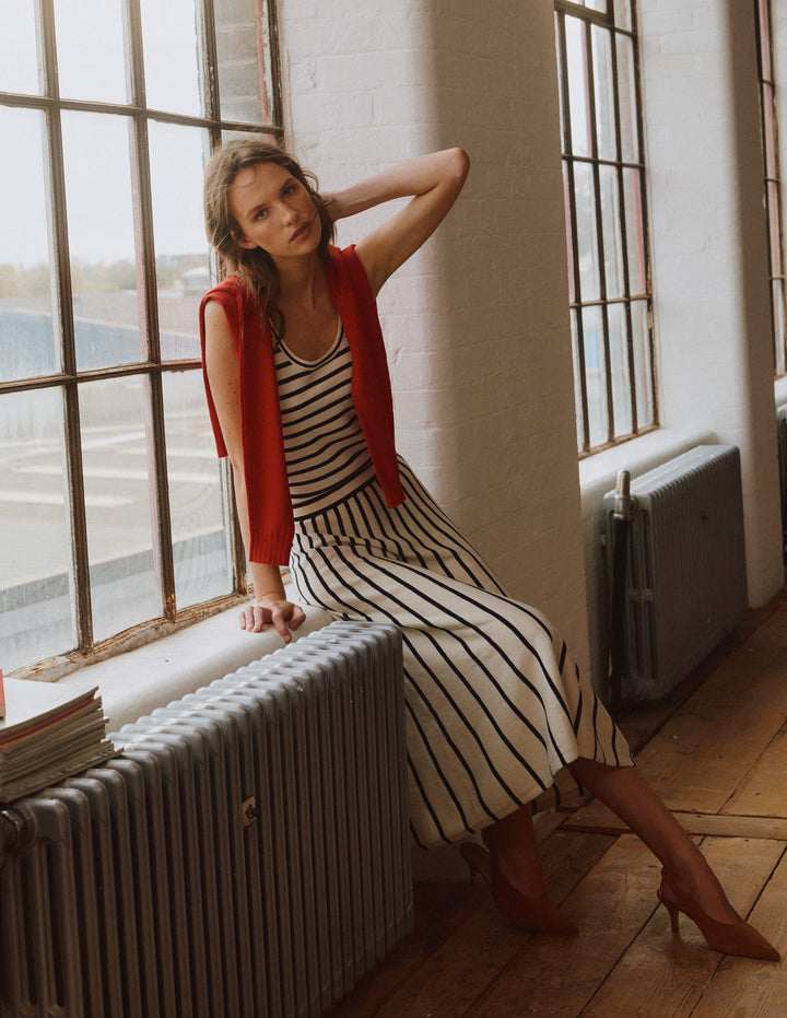 Liz Gestrickter Midirock-Naturweiß, Marineblau