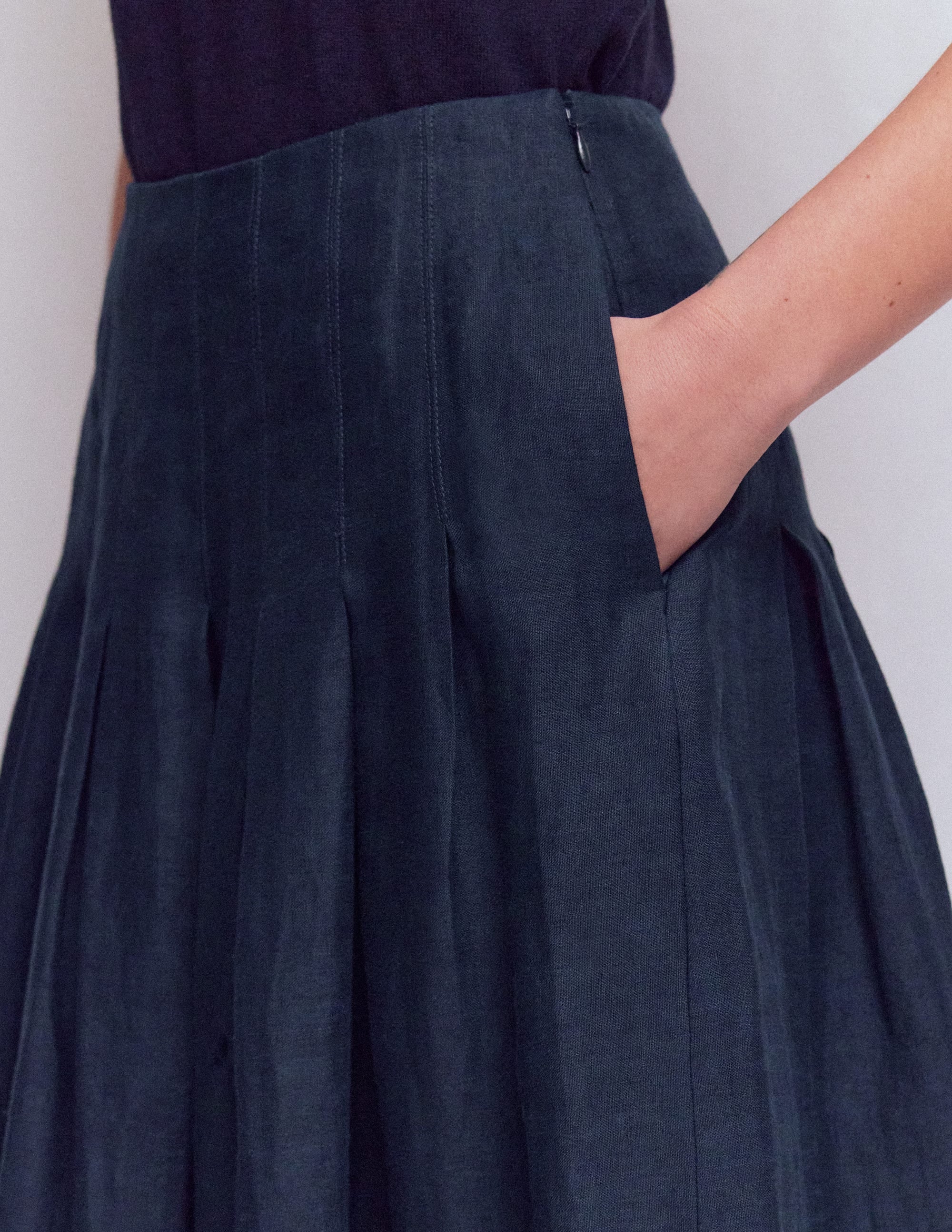 Valentina Leinenrock-Marineblau - Image 2