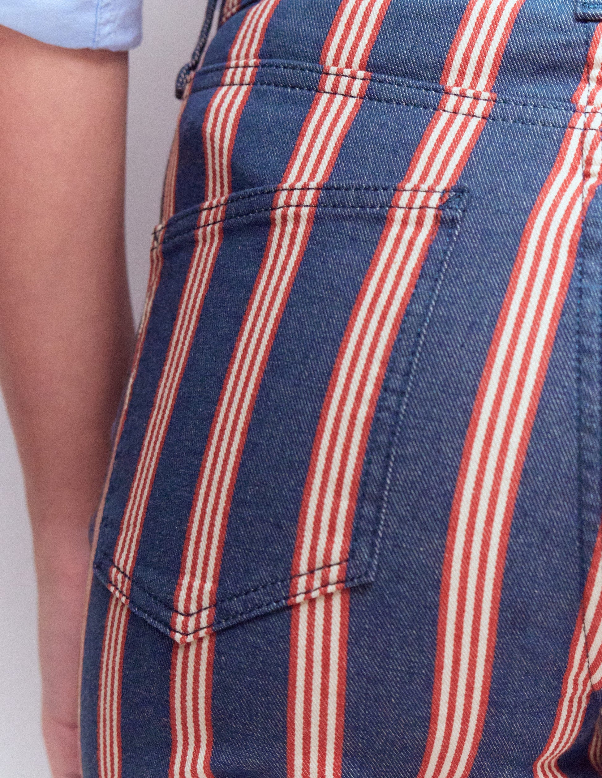 Jean droit à taille haute-Rayé bleu marine & rouge-2