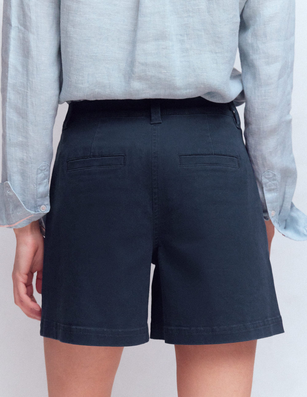 Chinoshorts-Marineblau - Image 3