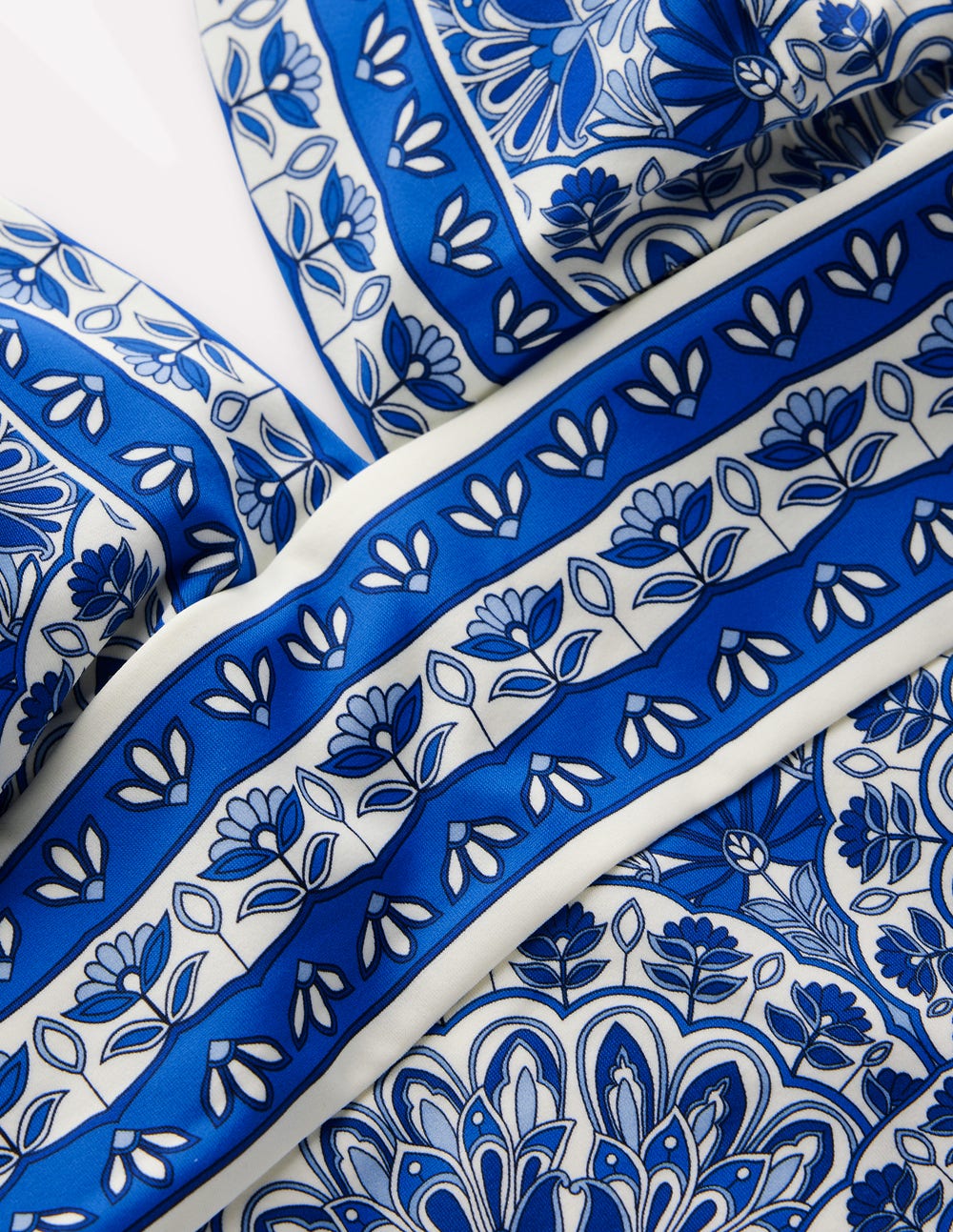 Maillot de bain col V Porto-Bleu, motif Elaborate Terrace-7