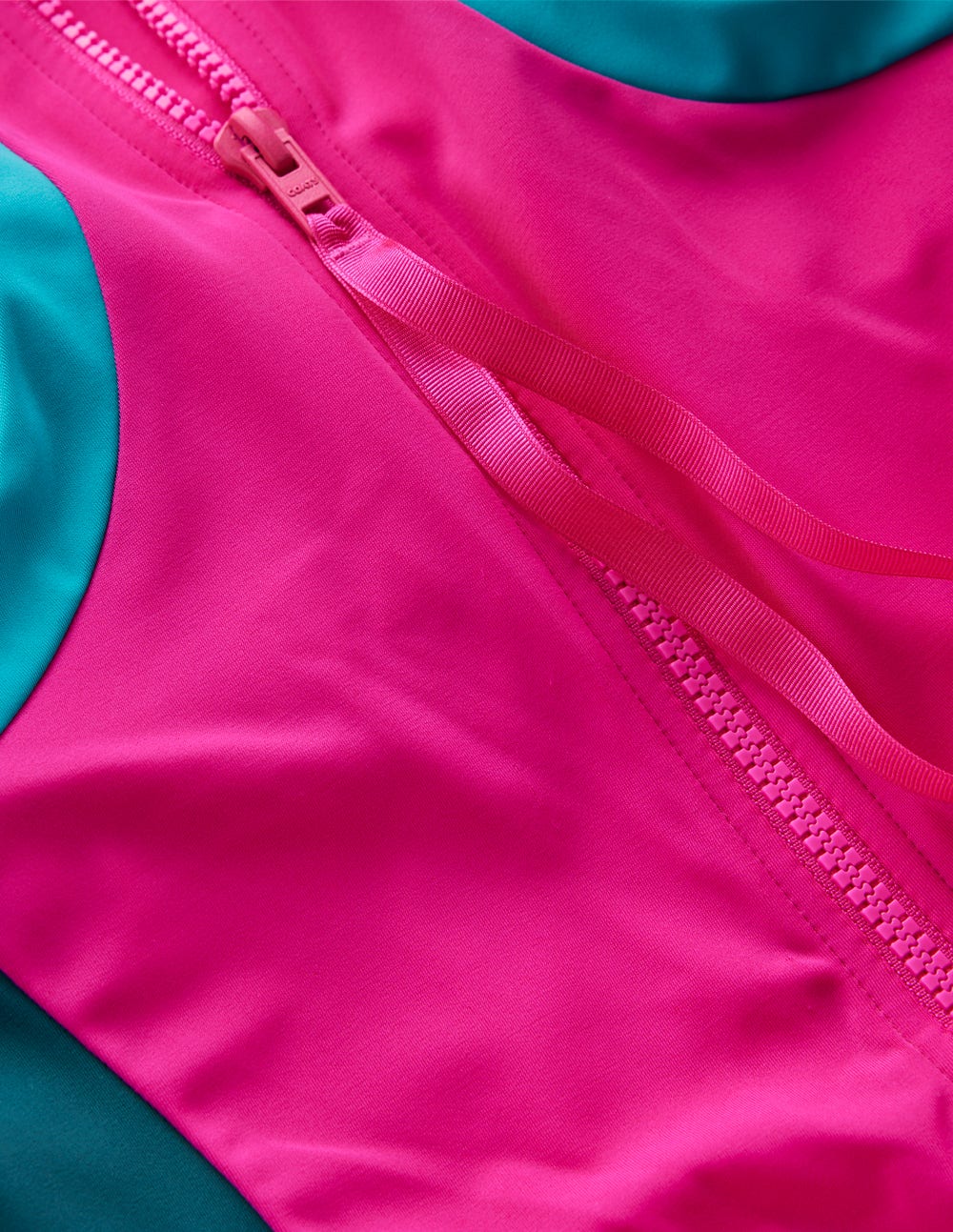 Sportlicher, hochgeschlossener Badeanzug-Rosa, Blockfarben - Image 7