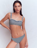 Haut de bikini épuré à encolure en cœur-Bleu marine, rayé ivoire