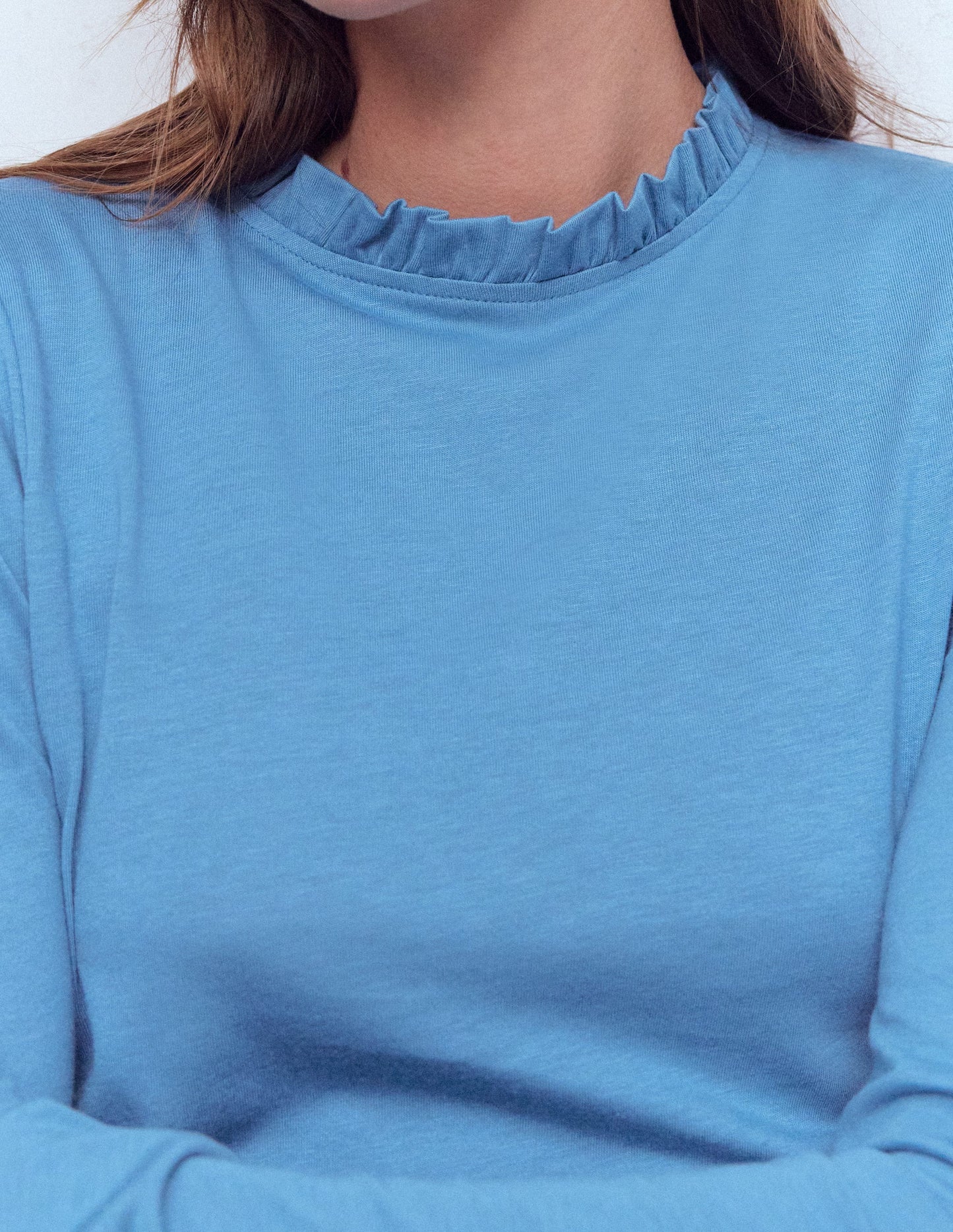 Superweiches Oberteil mit Rüschendetail-Kapitänsblau