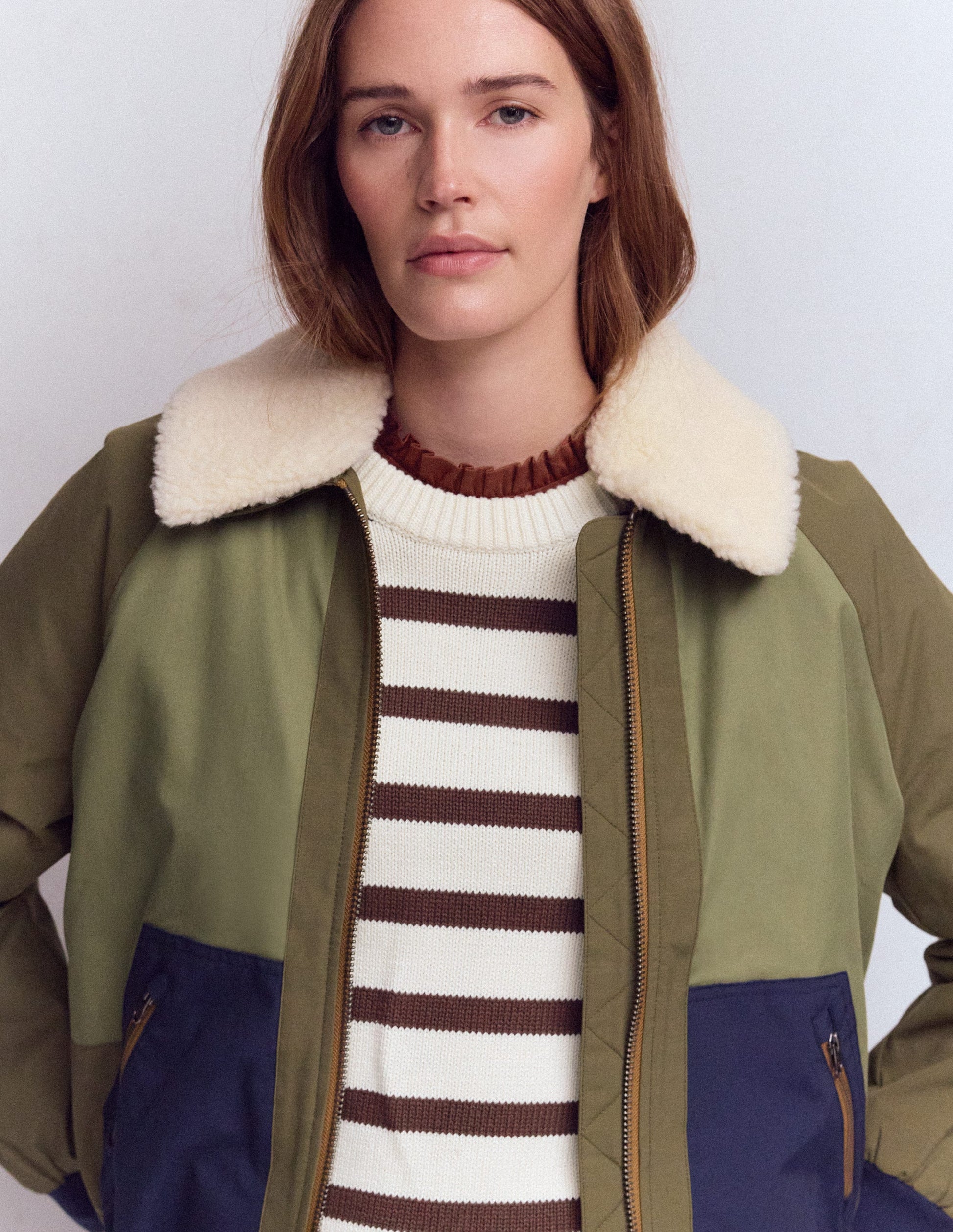 Superweiches T-Shirt mit Rüschendetail-Heiße Schokolade-1