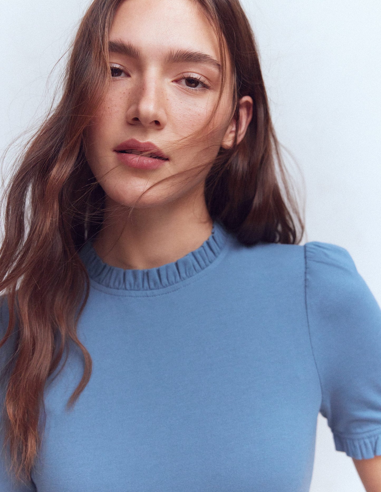 Superweiches T-Shirt mit Rüschendetail-Kapitänsblau