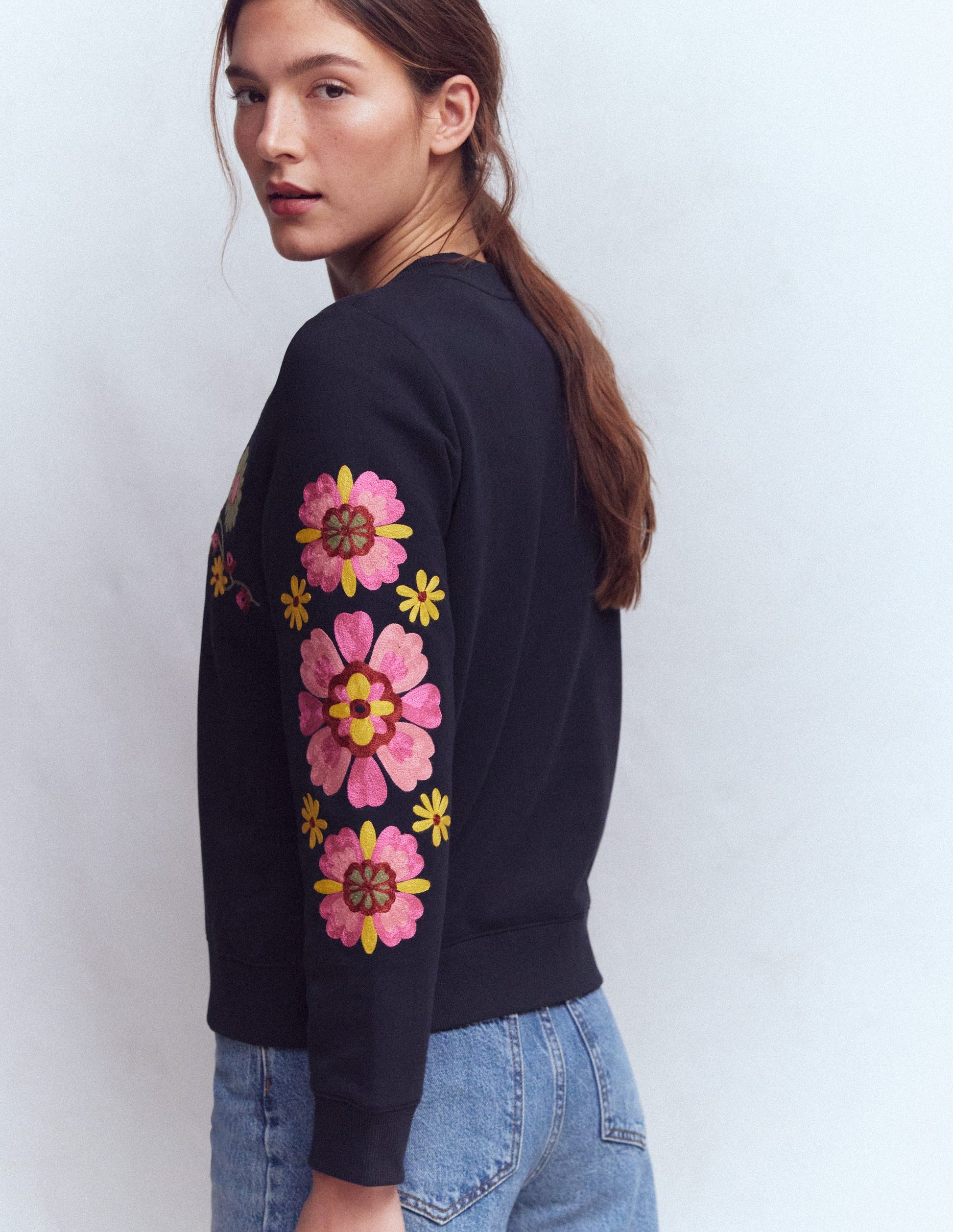 Hannah Sweatshirt mit Stickerei-Marineblau Bunt Stickerei-3