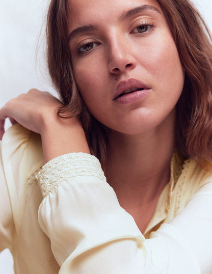 Rhea Seidenoberteil mit Besatz-Naturweiß-4