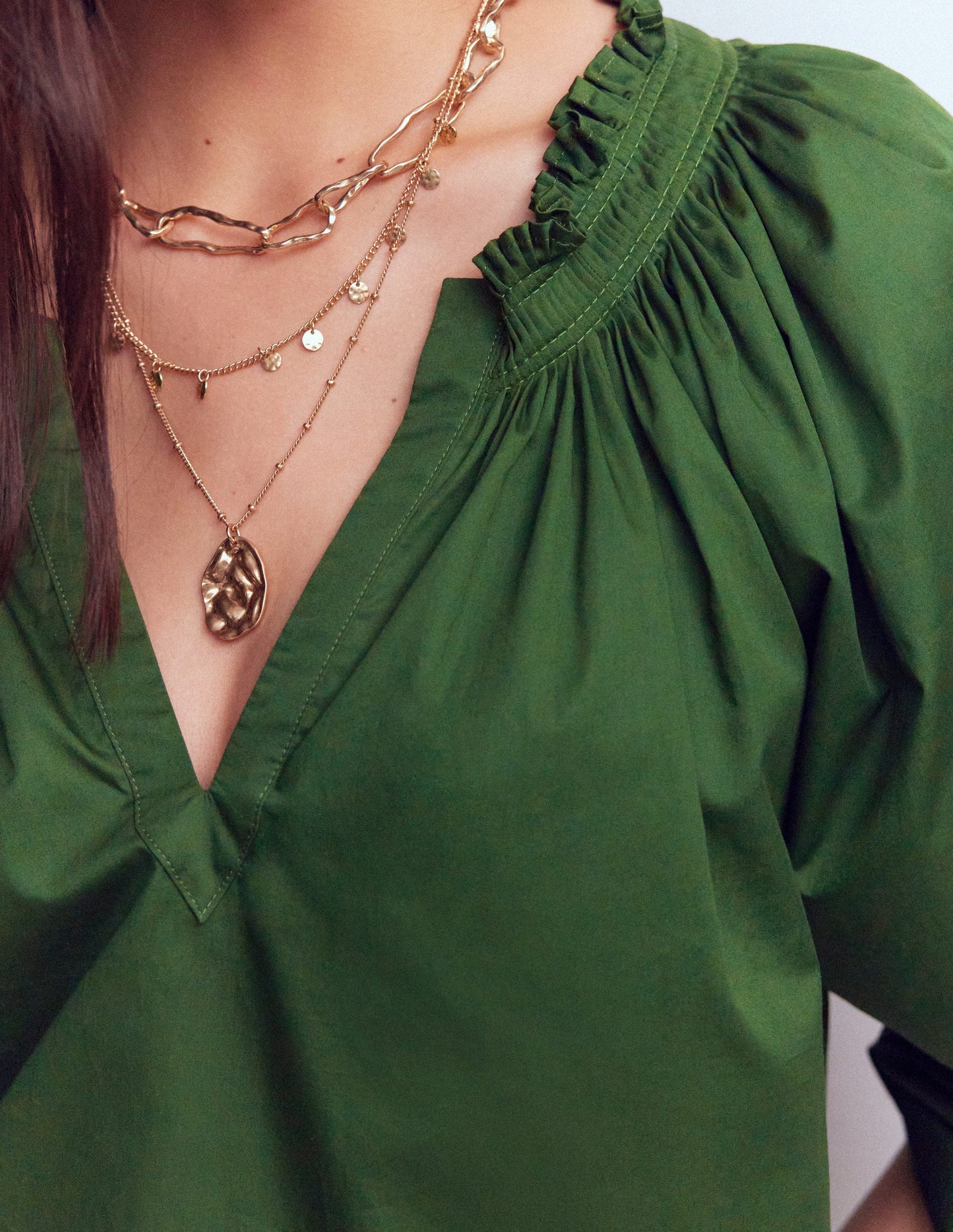 Serena Oberteil mit Faltendetail am Ausschnitt-Grüne Fichte