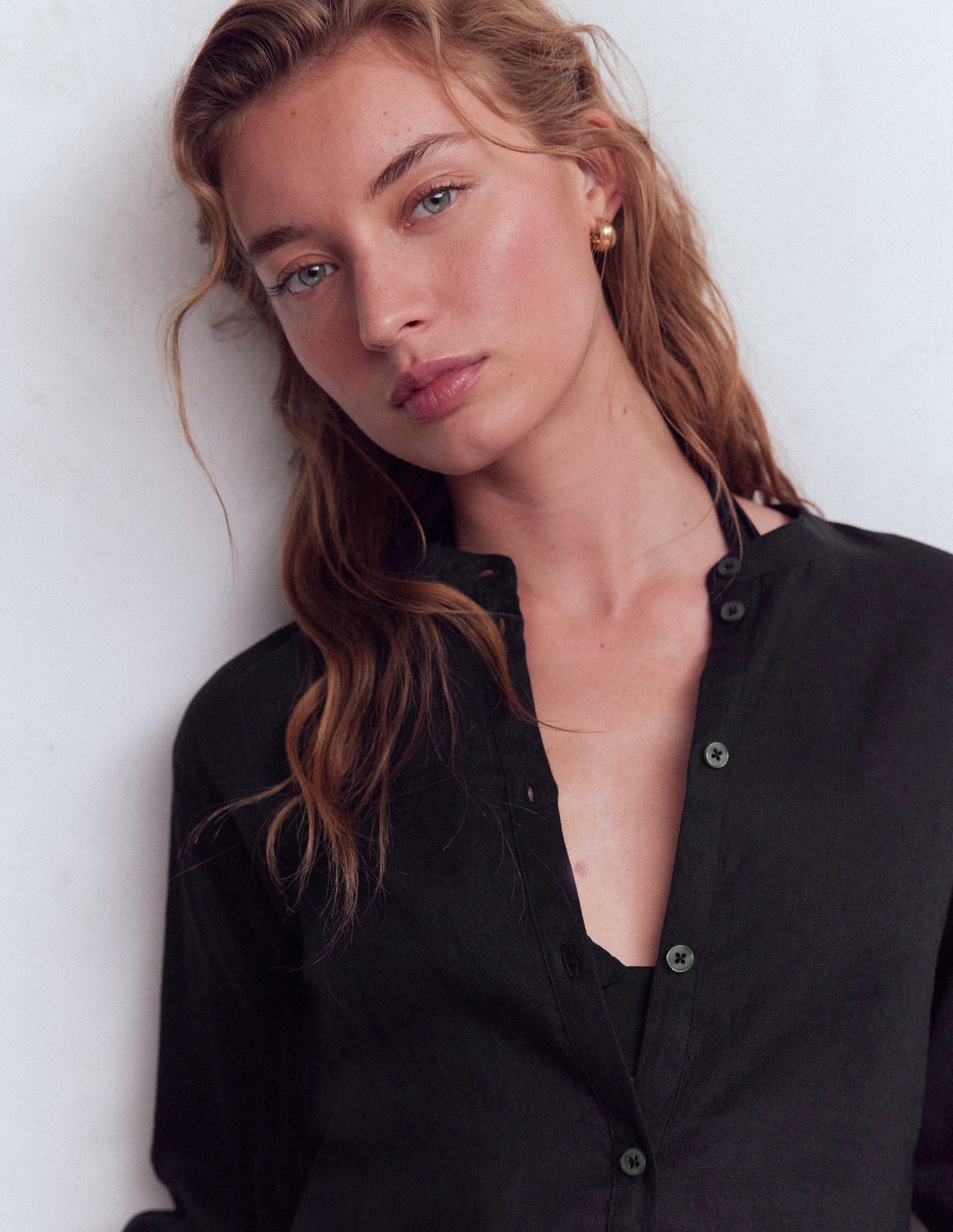 Langes Leinenhemd-Schwarz