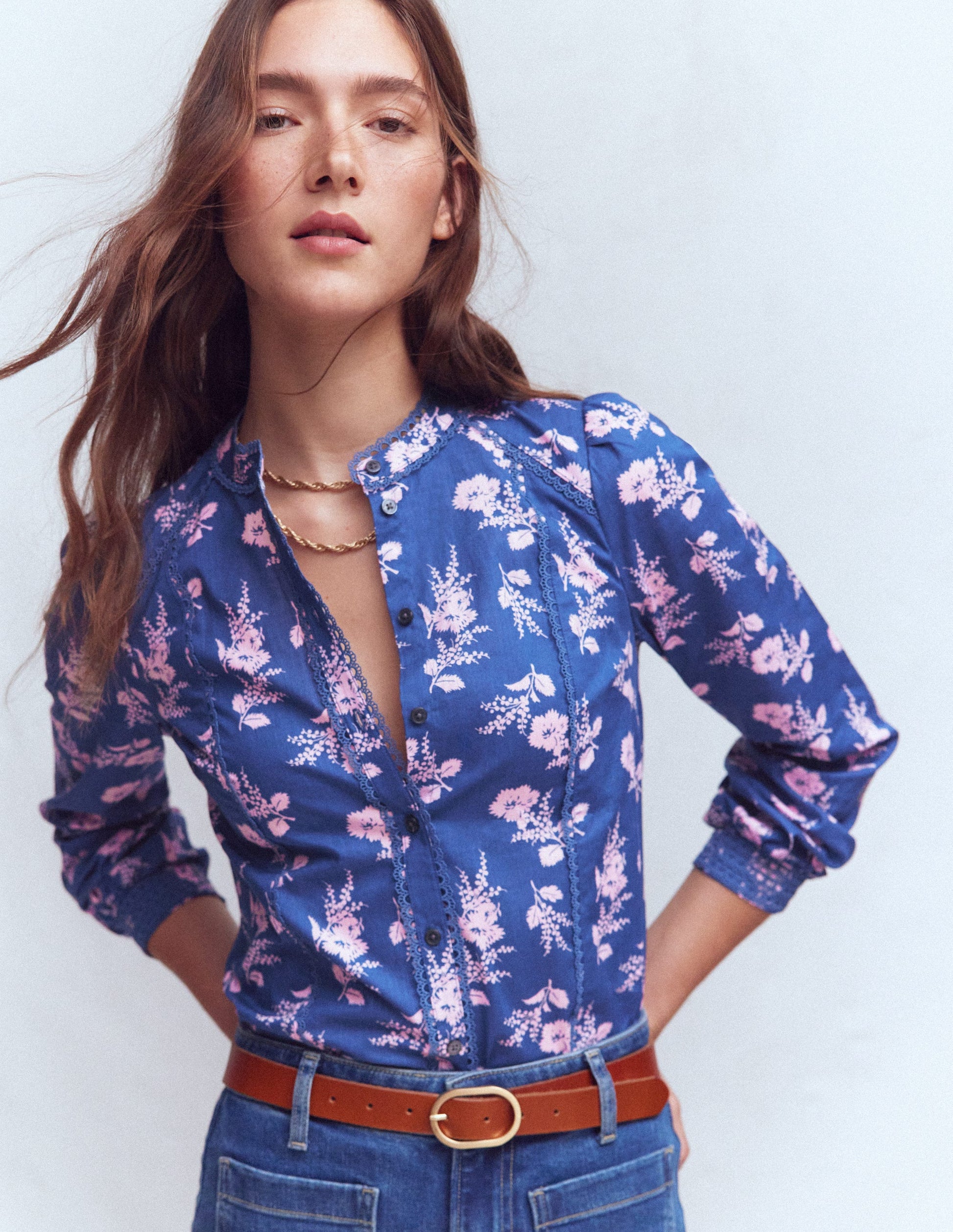 Rhea Baumwolloberteil mit Besatz-Blau, Blühender Zweig-4