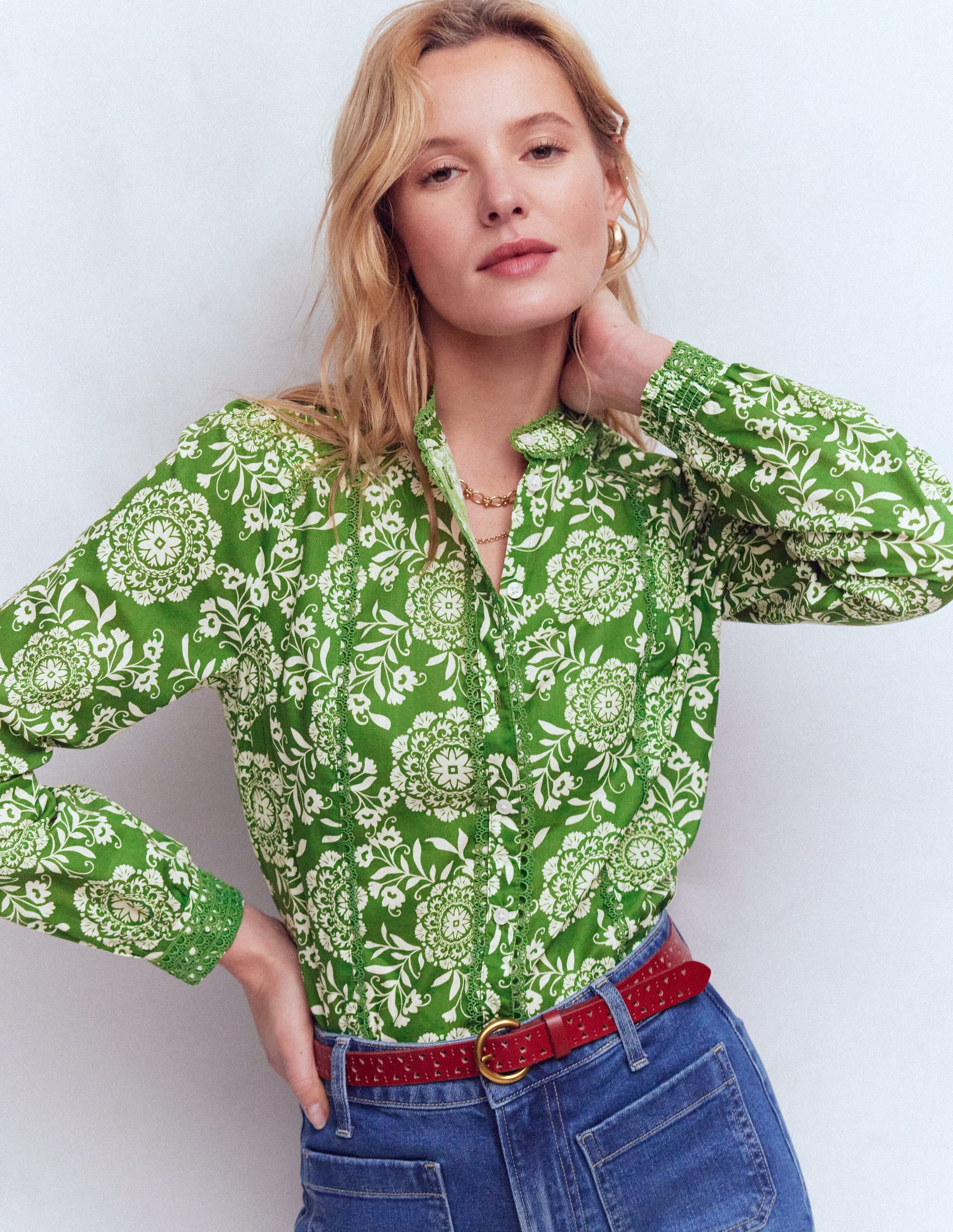 Rhea Baumwolloberteil mit Besatz-Grün, Dekorative Blüten - Image 4