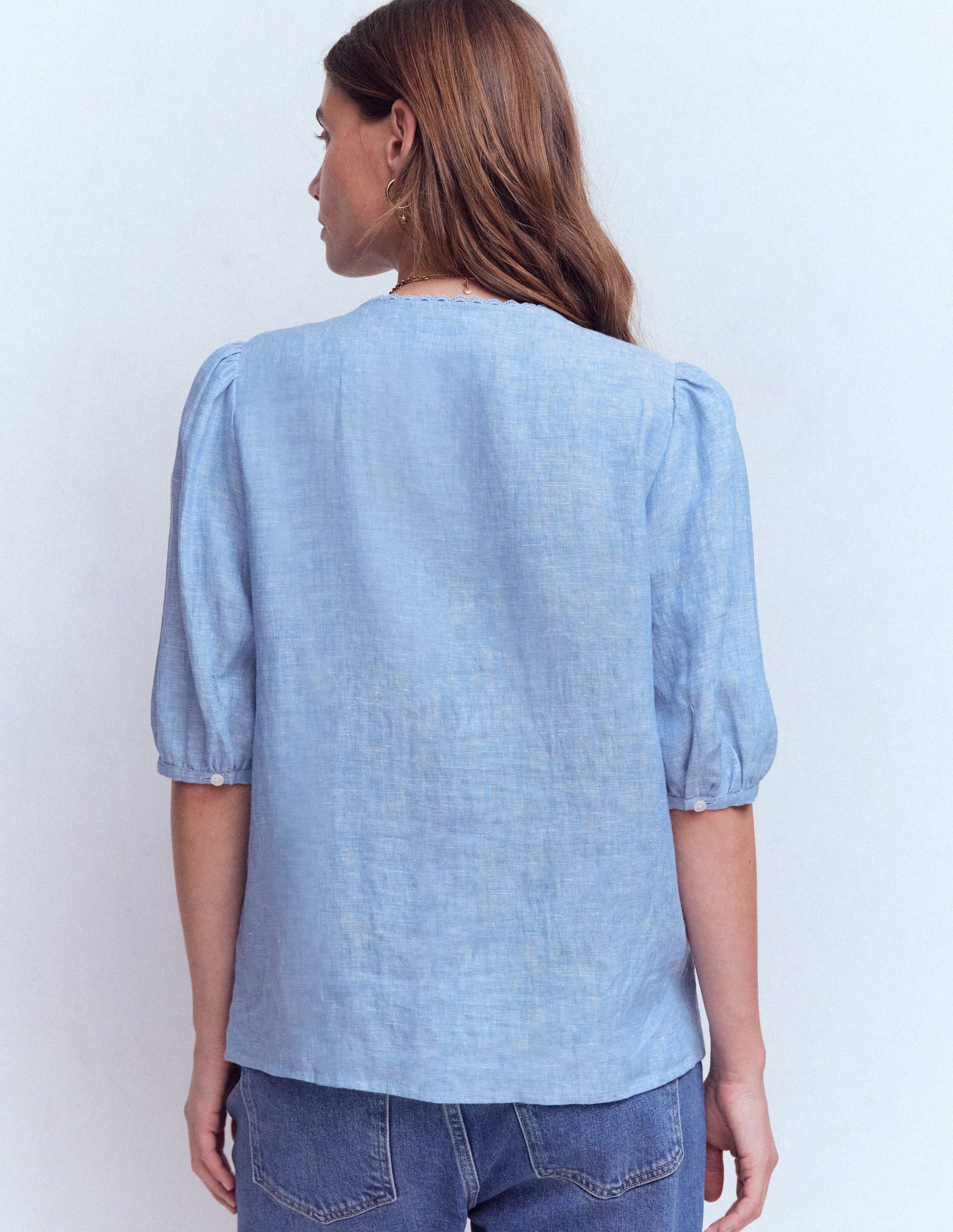 Leah Kurzärmeliges Leinenoberteil-Blauer Faux-Uni - Image 3