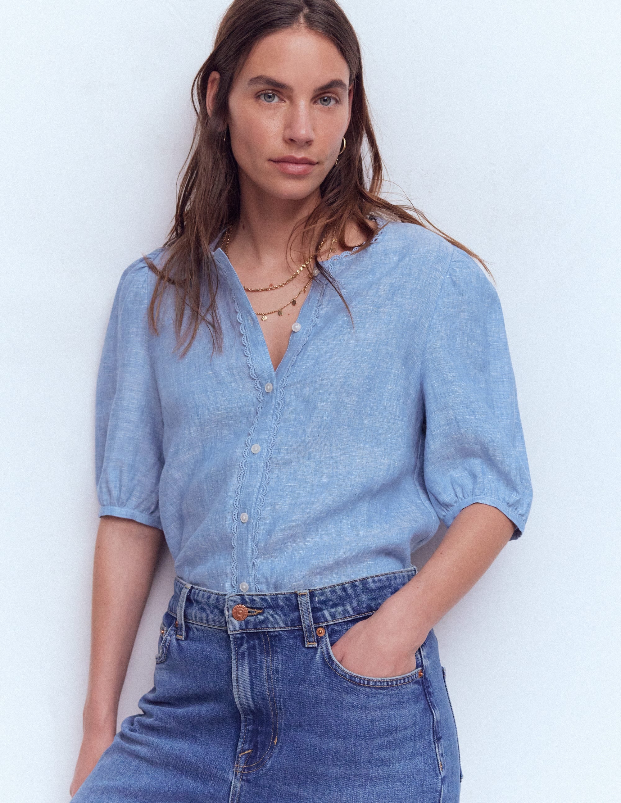 Leah Kurzärmeliges Leinenoberteil-Blauer Faux-Uni - Image 4