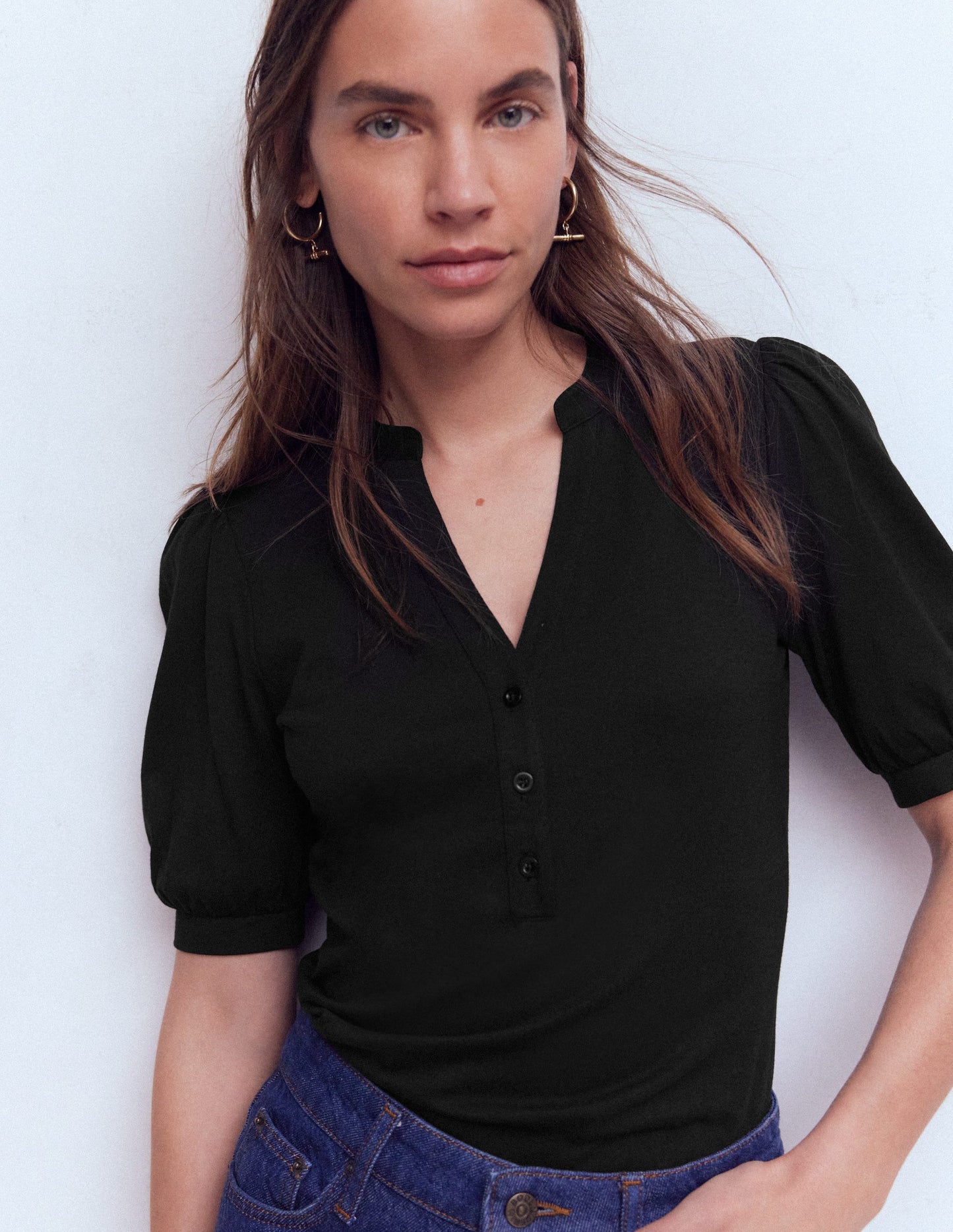 Kurzärmliges Oberteil mit offenem Henley-Ausschnitt-Schwarz