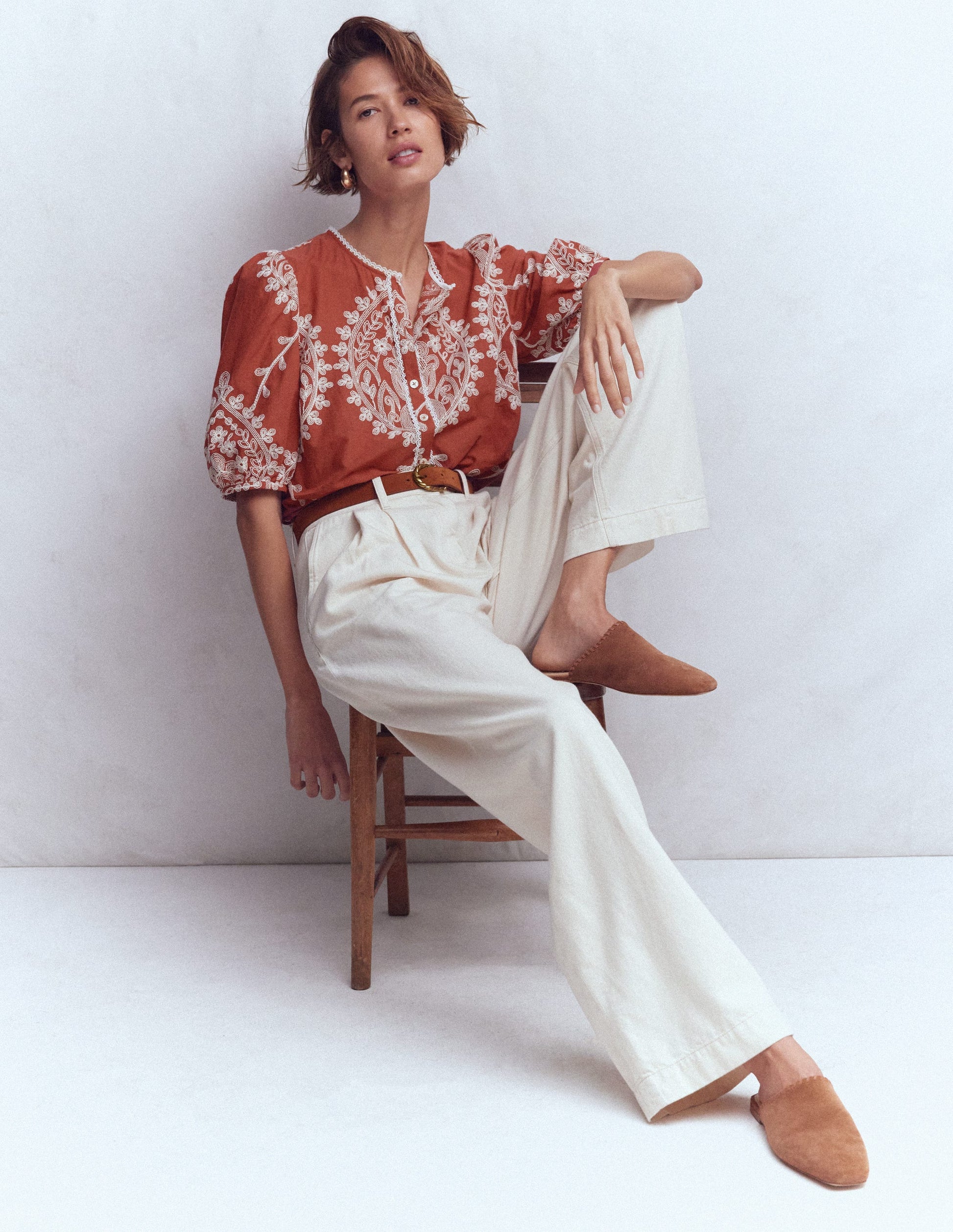 Leah Kurzärmliges Oberteil-Rot Blumenstickerei-4