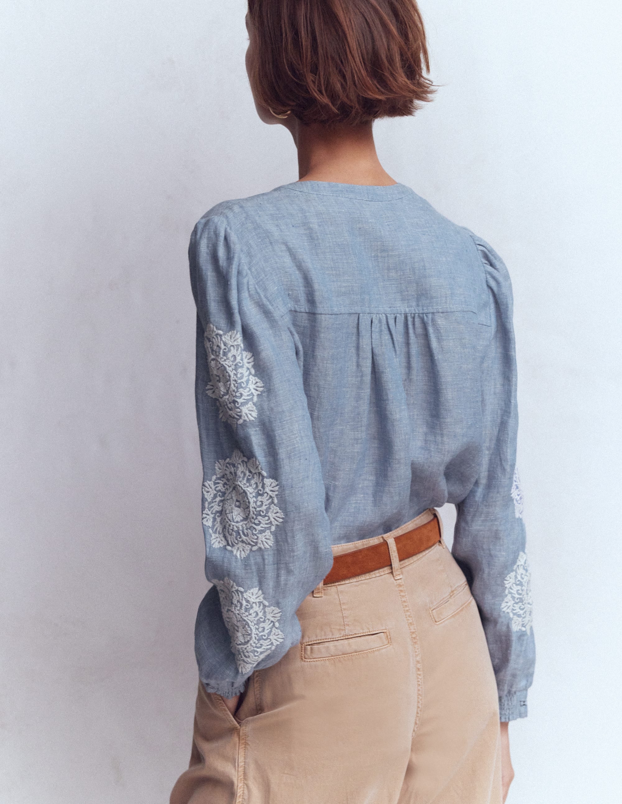 Top brodé à détail-Bleu chambray - Image 3