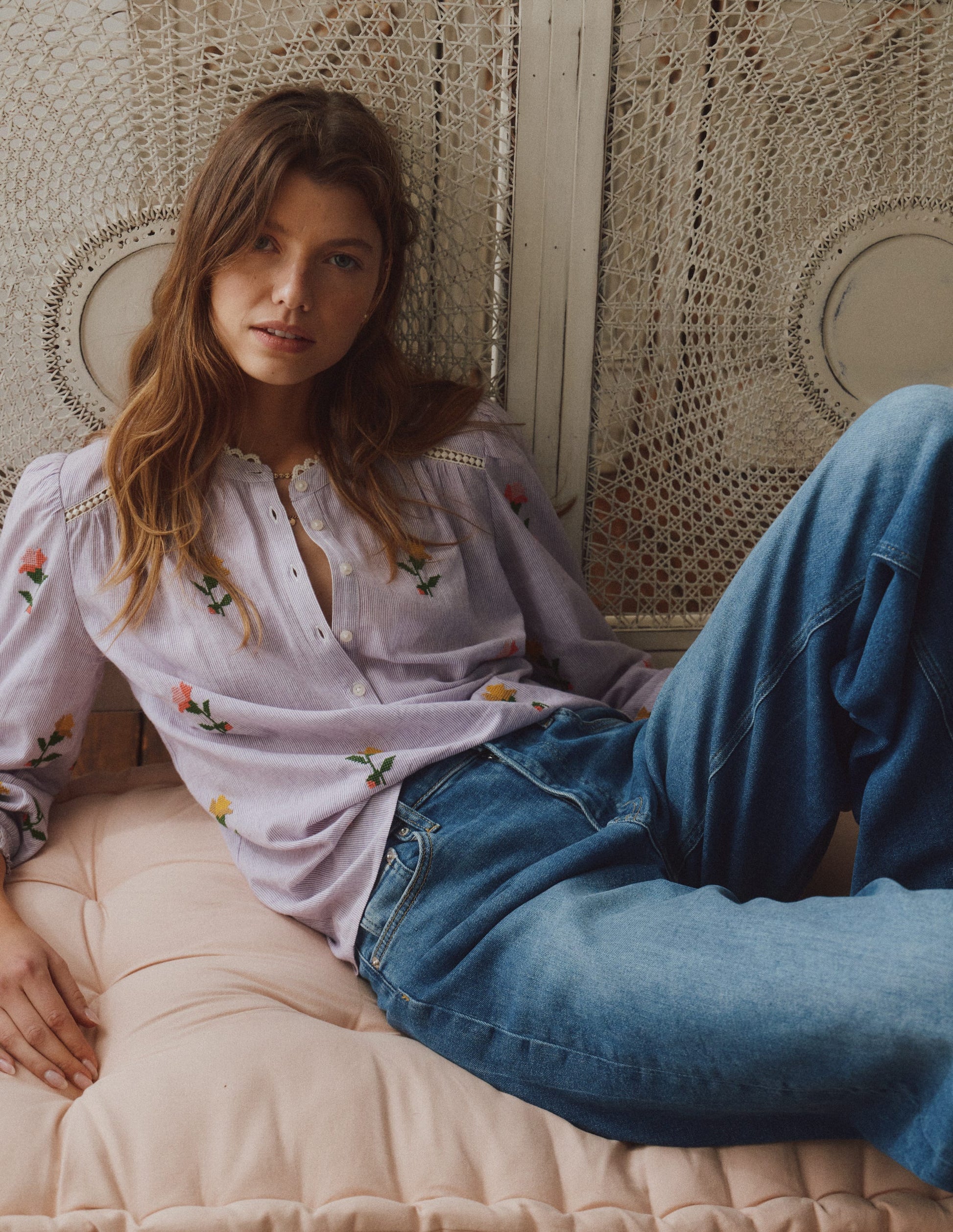 Besticktes Interest-Oberteil mit Besatz-Violett Streifen Stickerei-1