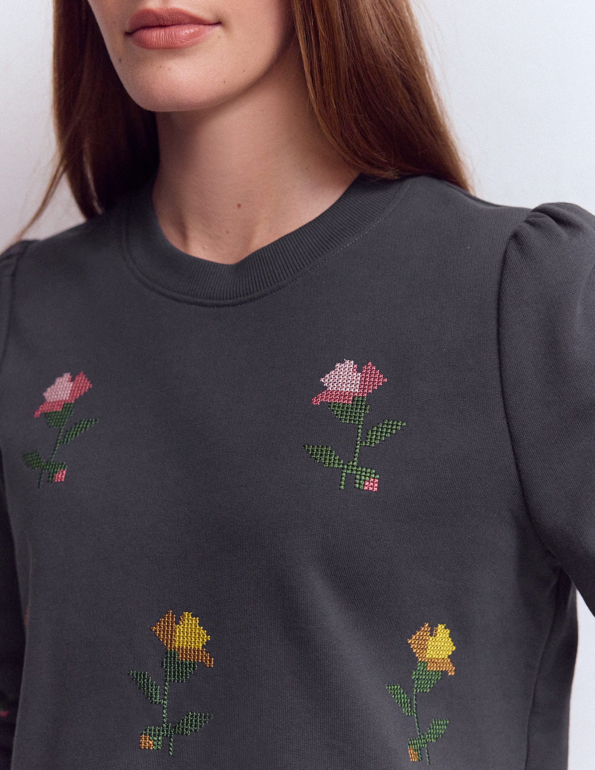Bestickter Pullover mit Puffärmeln-Kreuzstich Blumenstickerei-2