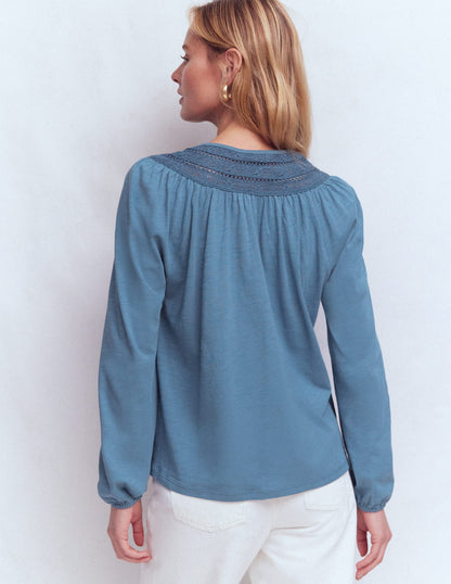 Top Edi à détails dentelle-Bleu capitaine-3