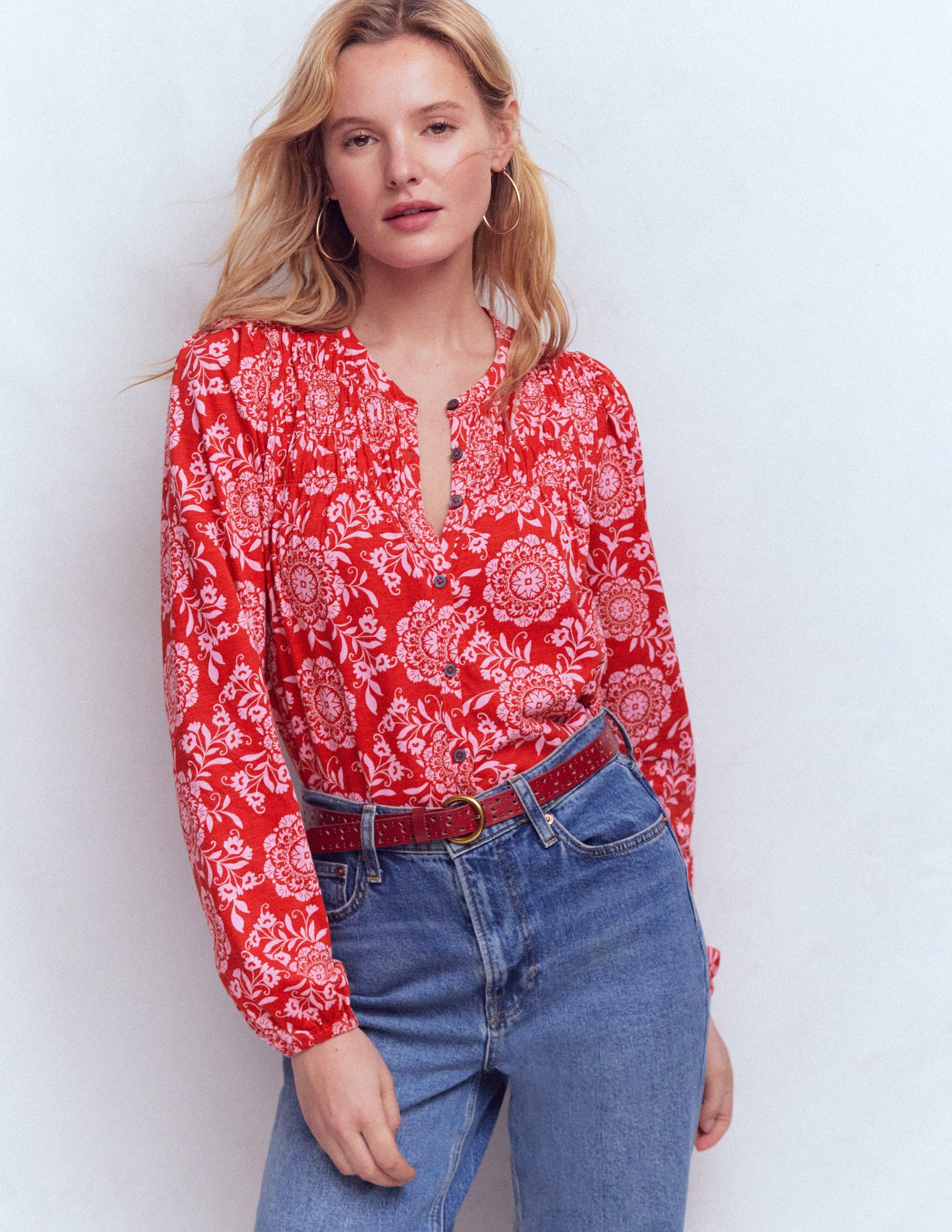 Mya Gesmoktes Jerseyhemd-Salsa-Rot, Dekorative Blüten-4