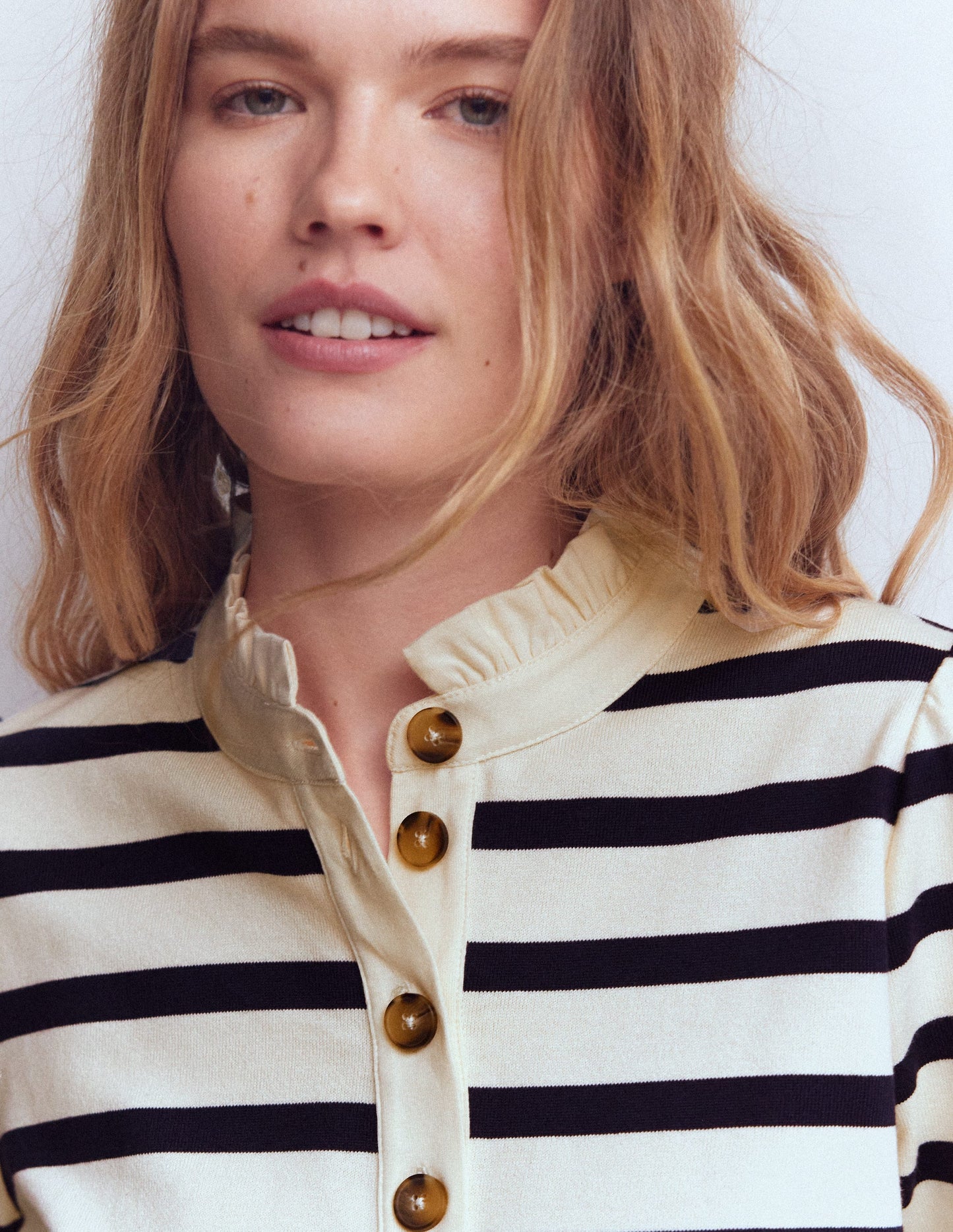 Marinière à col volanté-Ivoire et Bleu Marine Rayé
