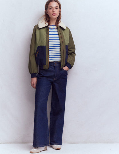 Gestreiftes Oberteil mit Faltendetail am Ärmel-Beaucoup Blue und Naturweiß Streifen-1