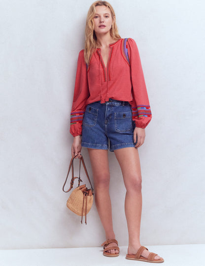 Besticktes Oberteil mit gekerbtem Ausschnitt-Stechpalmenbeere-4