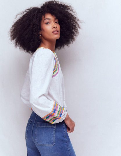 Besticktes Oberteil mit gekerbtem Ausschnitt-Weiß Bunt Stickerei-3