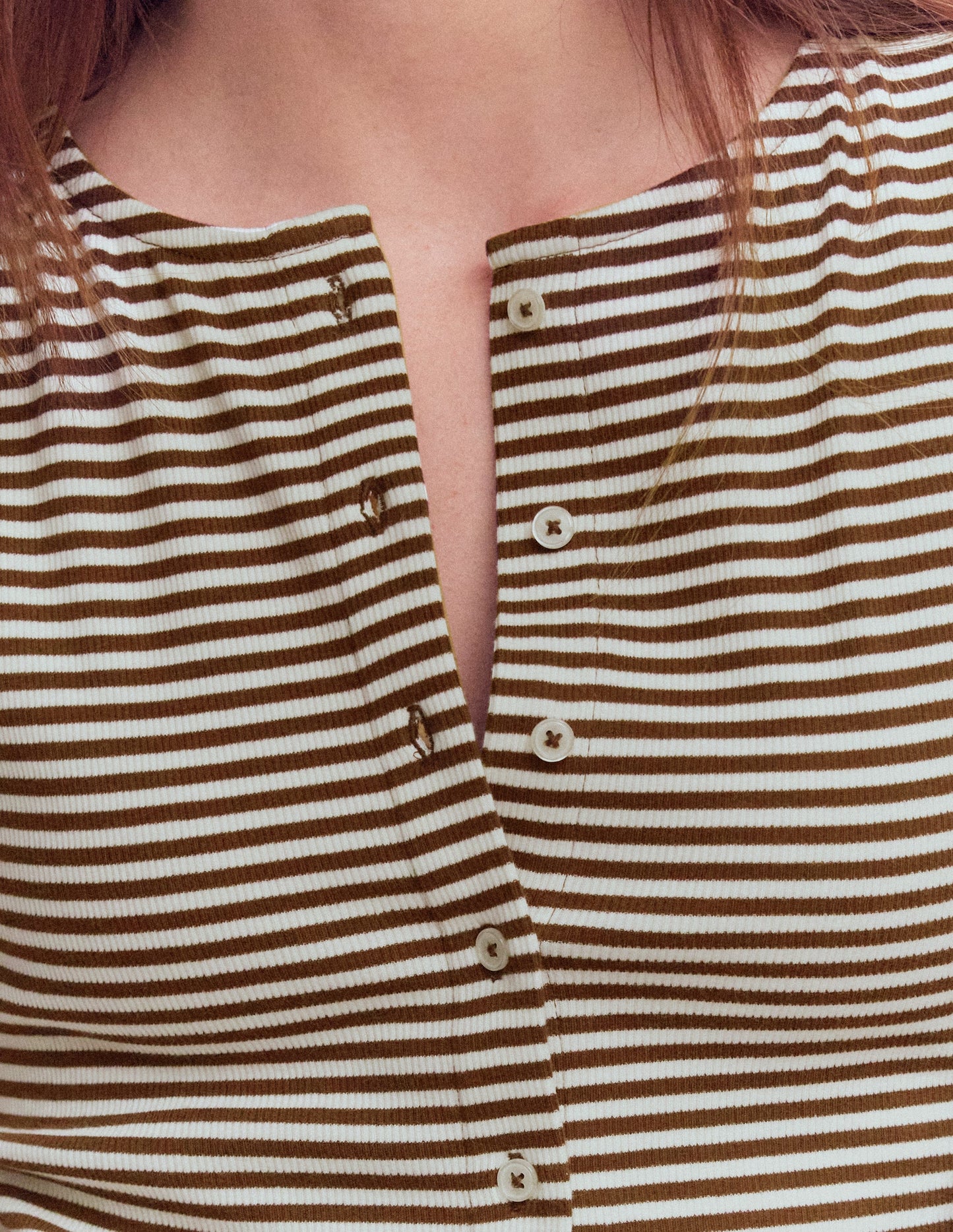 Top côtelé Evie à manches bouffantes-Terreau, rayé ivoire