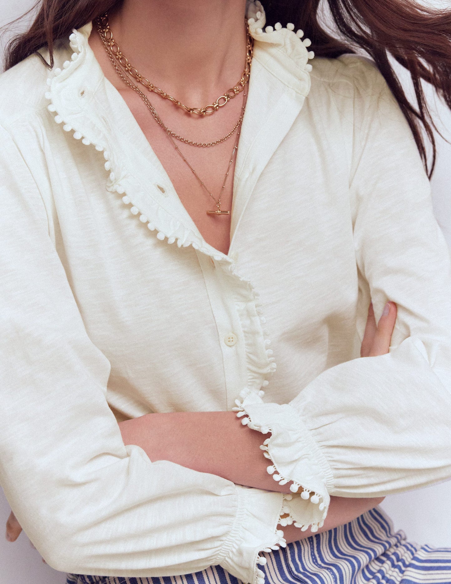 Emily Rüschenhemd mit Bommel-Detail-Naturweiß