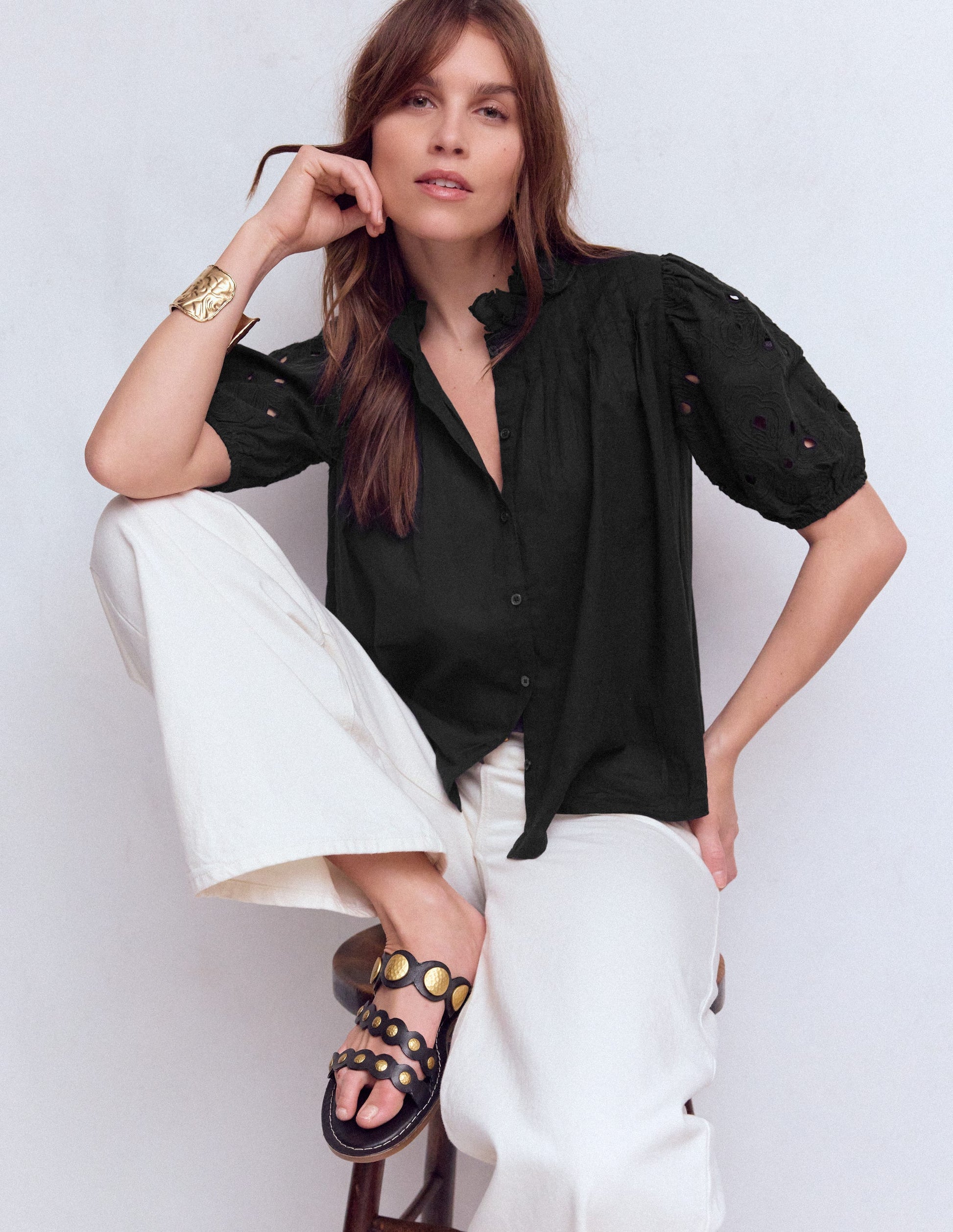 Oberteil mit Cutwork und Puffärmeln-Schwarz-1