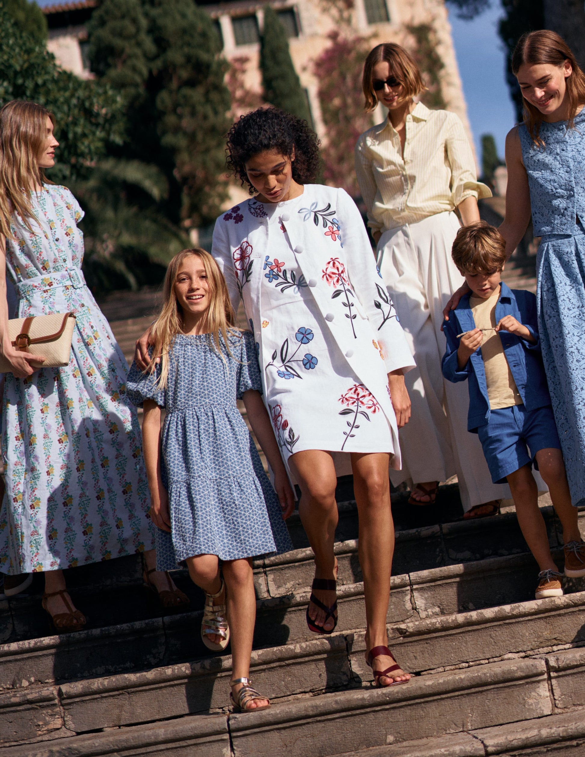 Langer Mantel mit Stickerei-Naturweiß, Stickerei-2