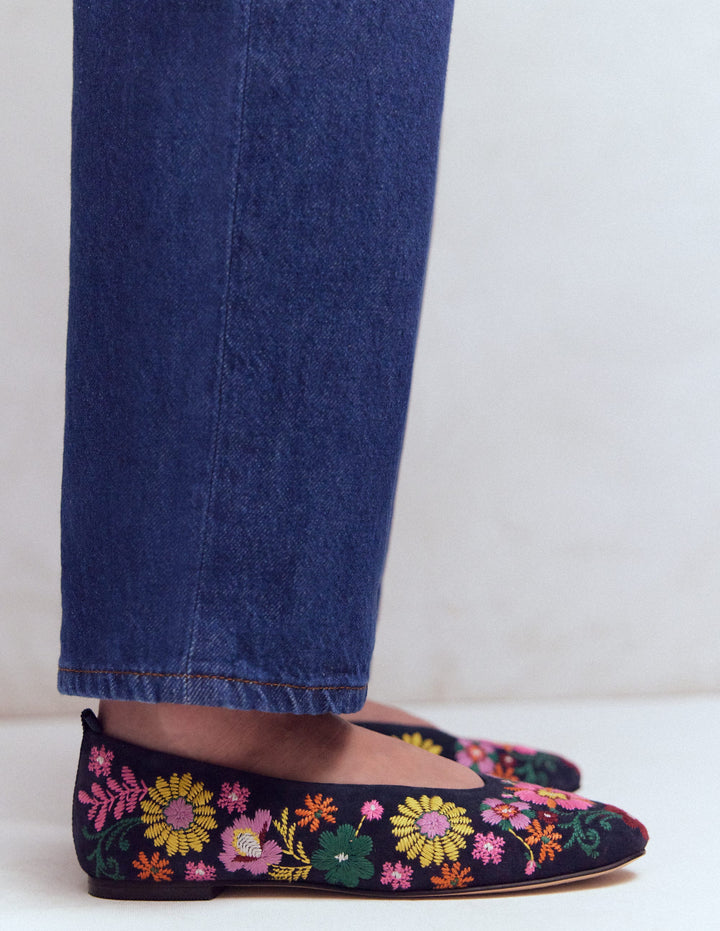 Ballerines couvrantes-Bleu marine/broderies