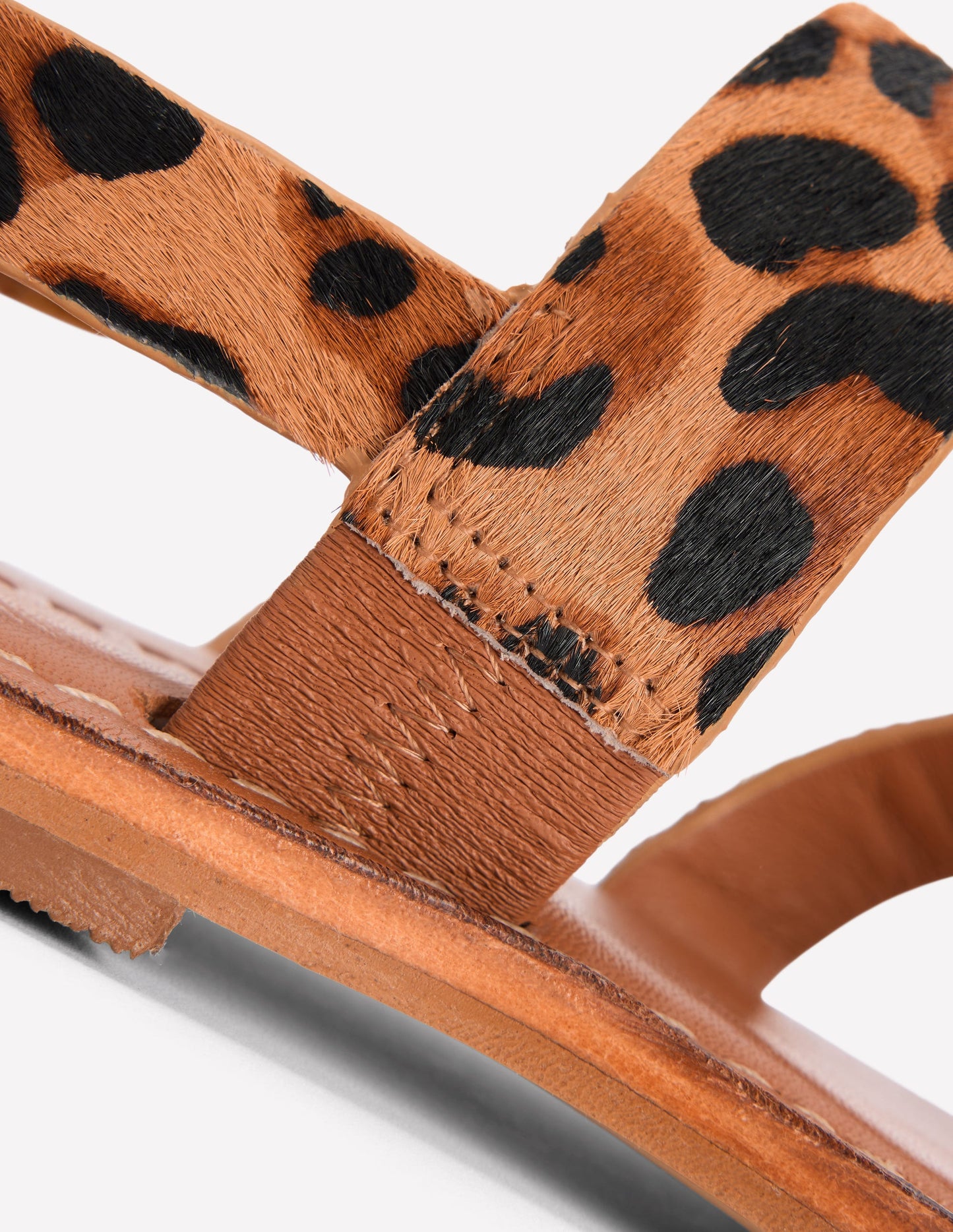 Asymmetrische Sandalen-Mohair, Leopardenmuster