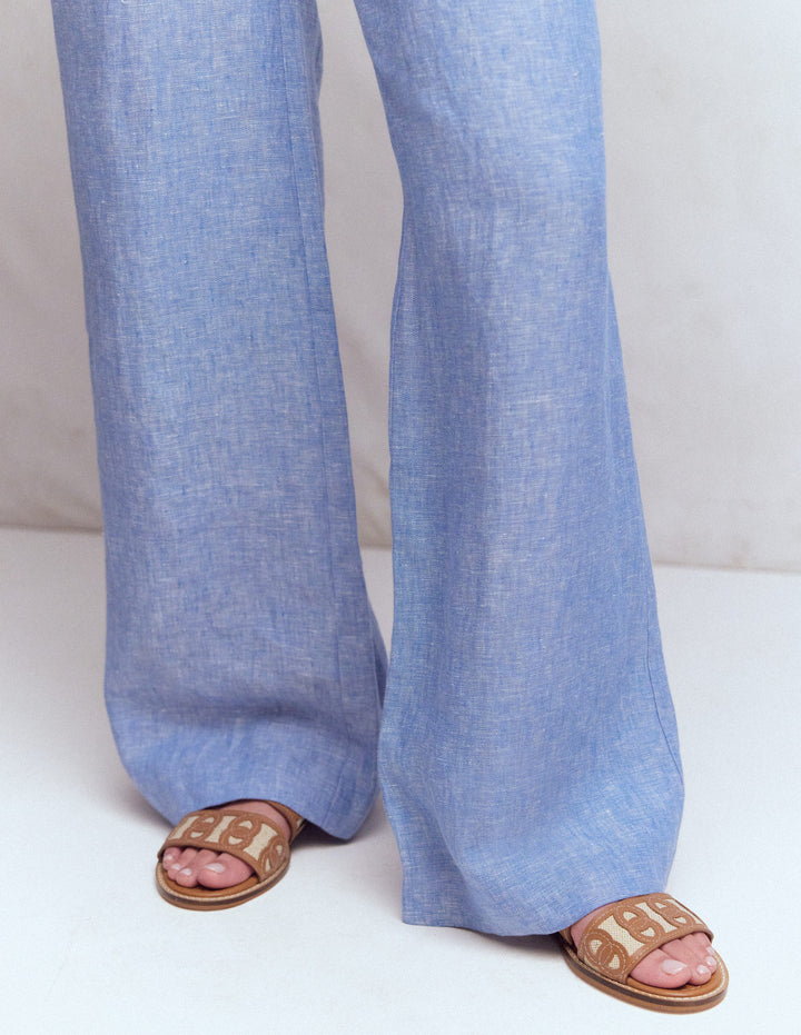 Flache Sandalen mit verschlungenem Design-Hellbraun