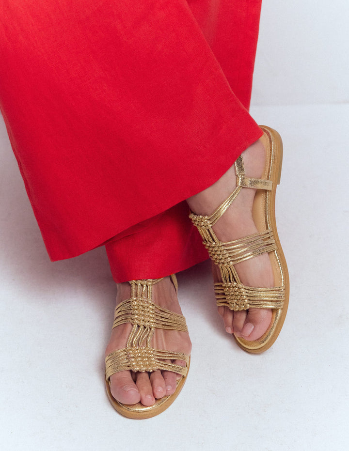 Sandalen mit Knoten und mehreren Riemen-Gold